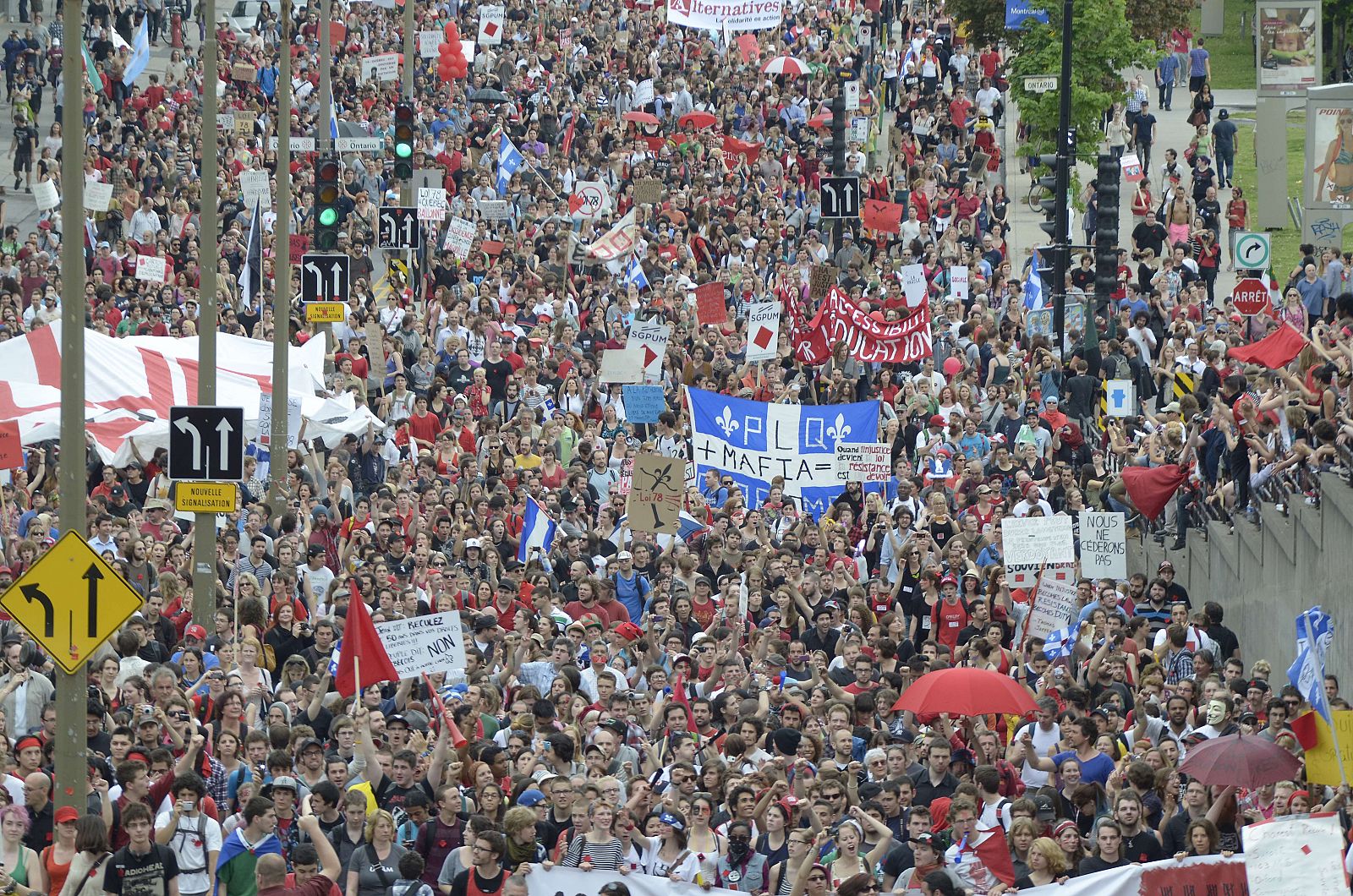 Miles de manifestantes en Montreal para señalar los 100 días de protestas de los estudiantes