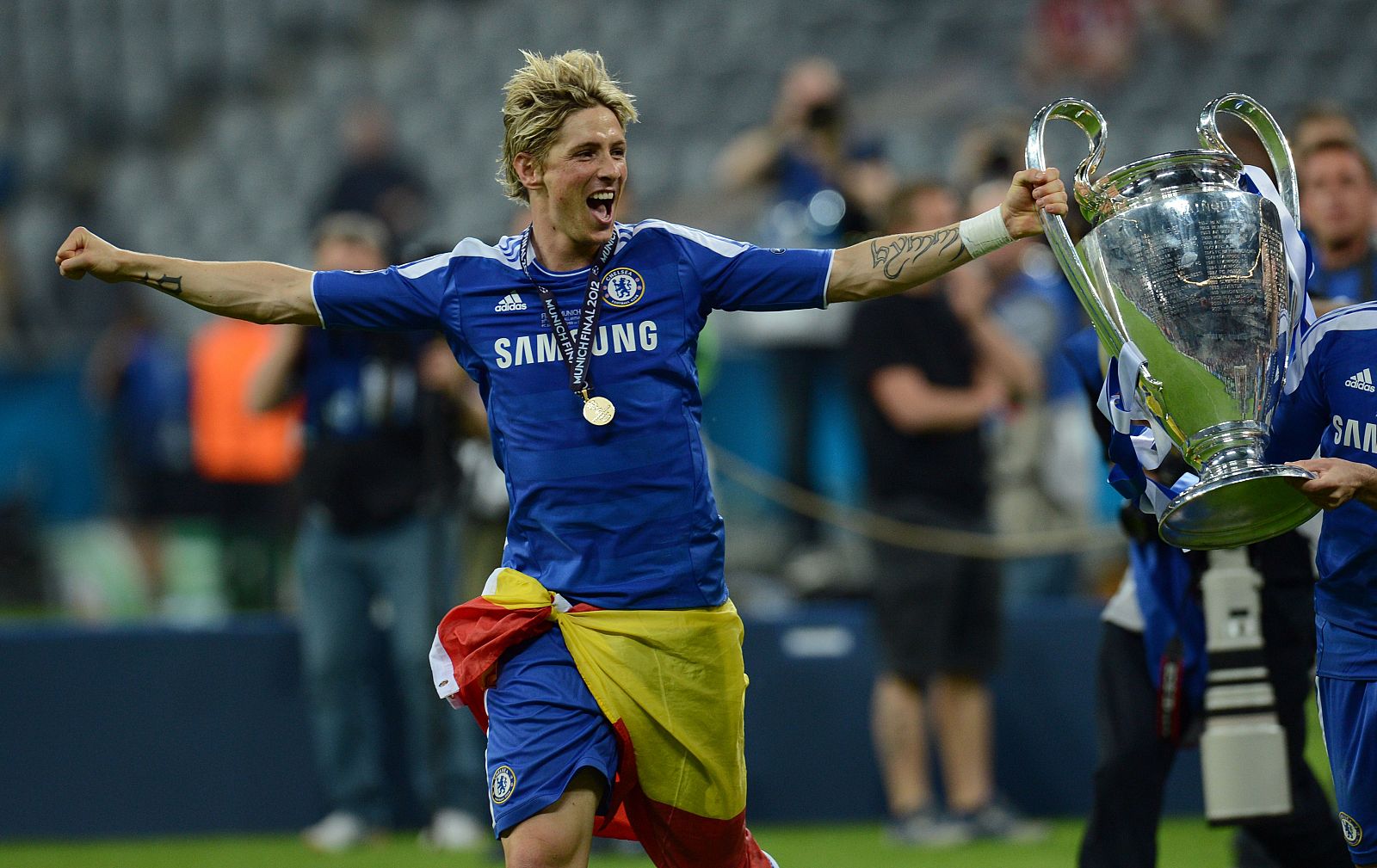 Torres celebra la consecución de la Champions League.
