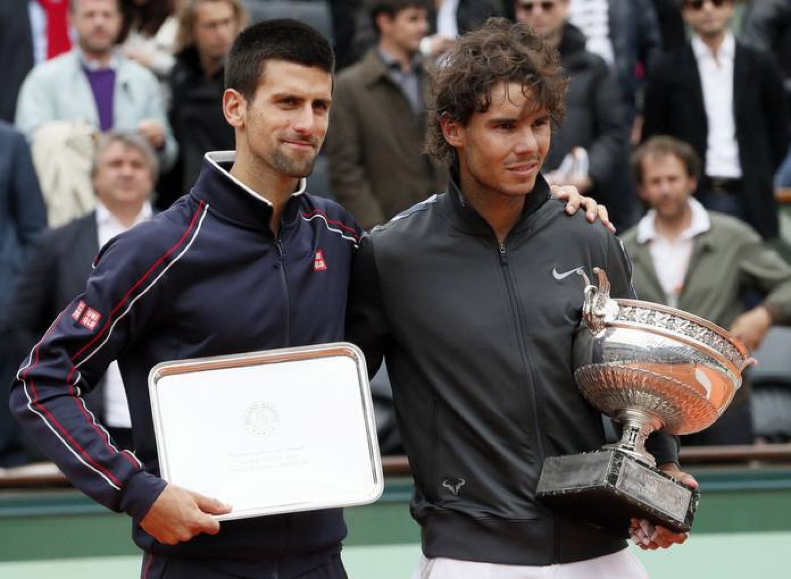 Novak Djokovic, finalista en Roland garros, con el heptacampeón Rafa Nadal
