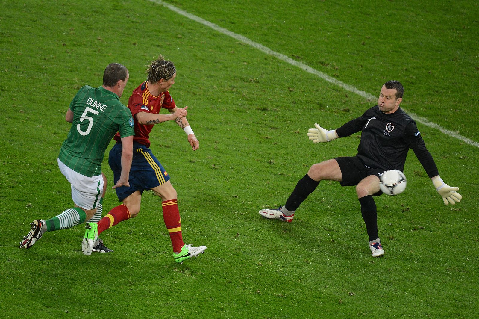 Doblete de Torres a Irlanda en la Eurocopa