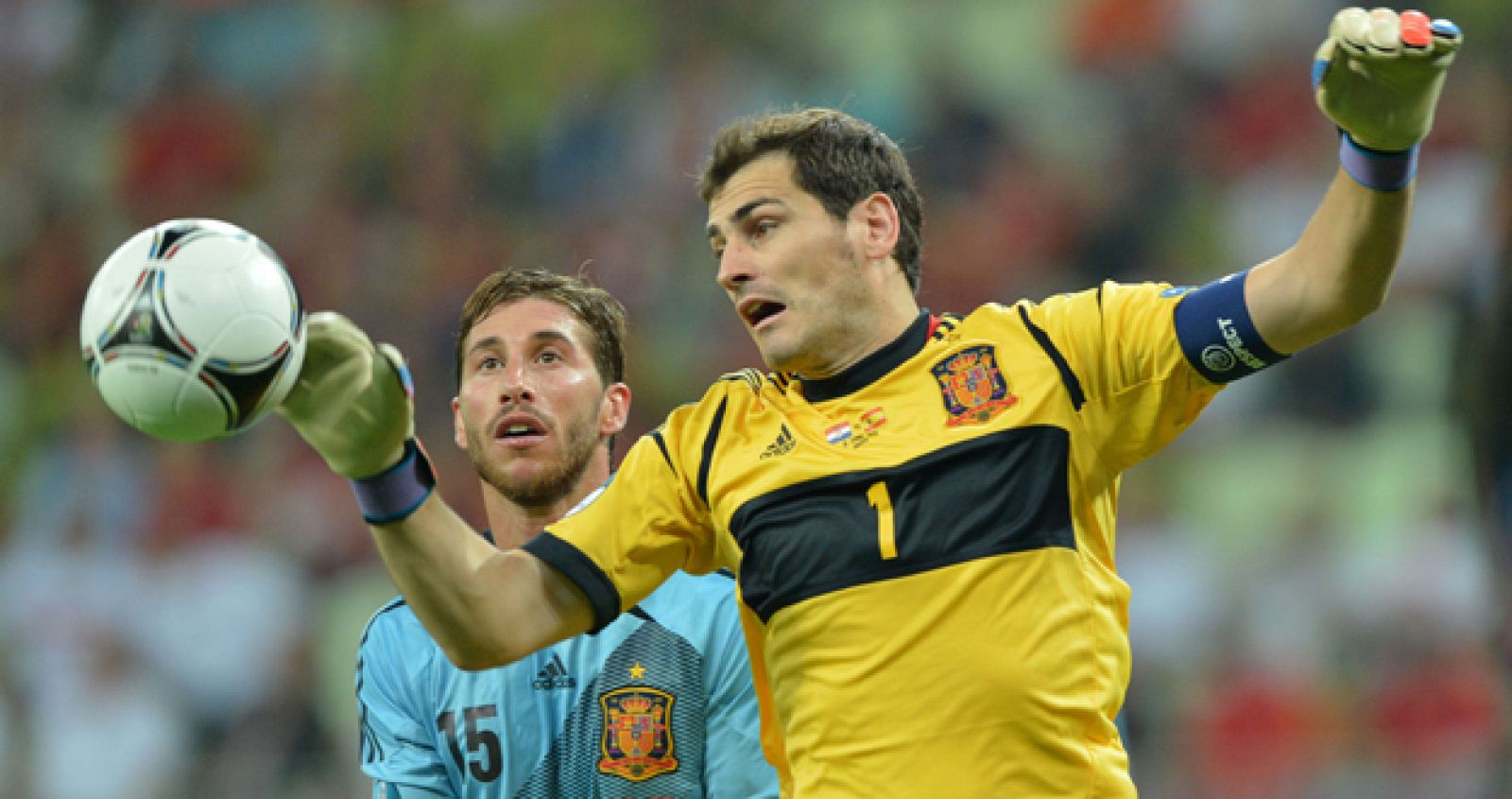 Casillas y Ramos son dos de los cinco jugadores que aporta el Real Madrid a la selección española.
