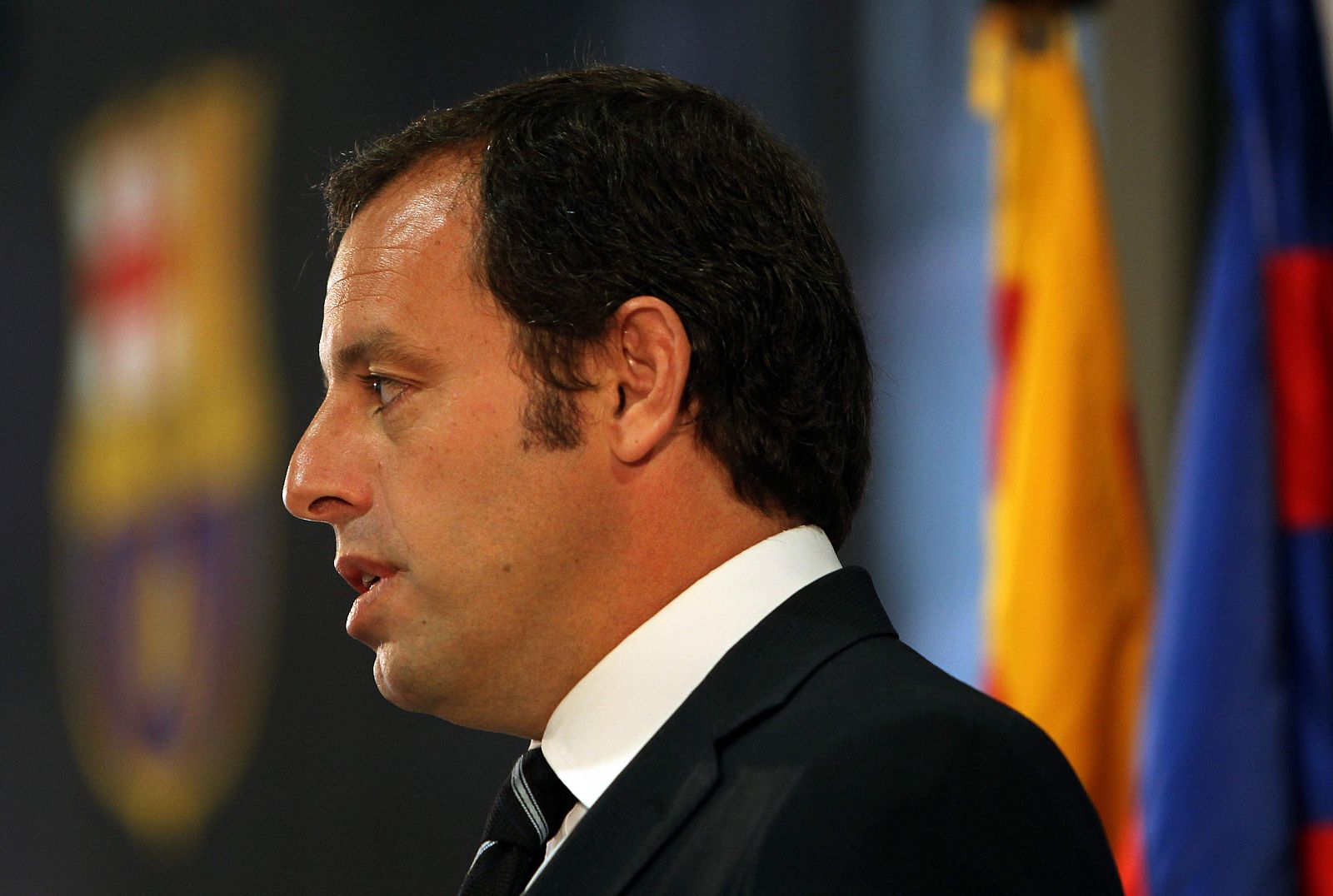 El presidente del FC Barcelona, Sandro Rosell, en rueda de prensa