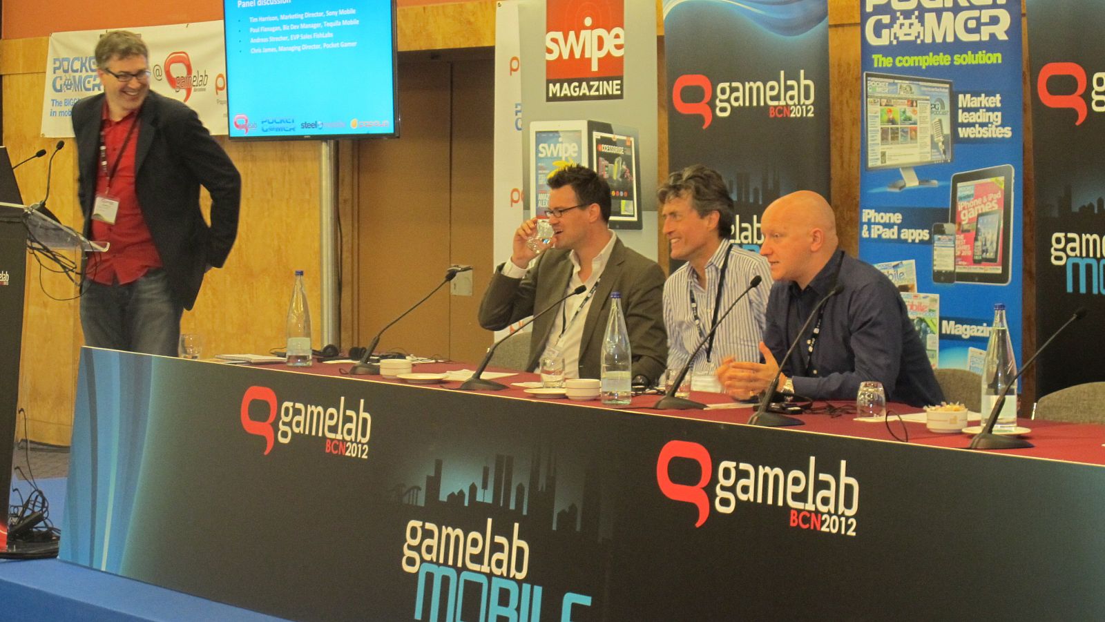 Tim Harrison (Sony), Paul Flanagan (Tequila Mobile) y Michael Shade (Fishlabs) han analizado el panorma del videojuego para móviles en la primera charla de Gamelab 2012.