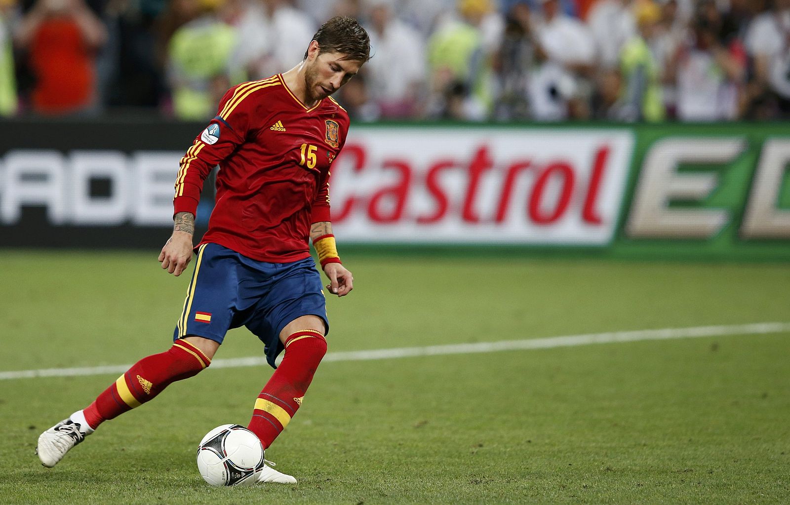 Sergio Ramos marca en la tanda de penaltis contra Portugal