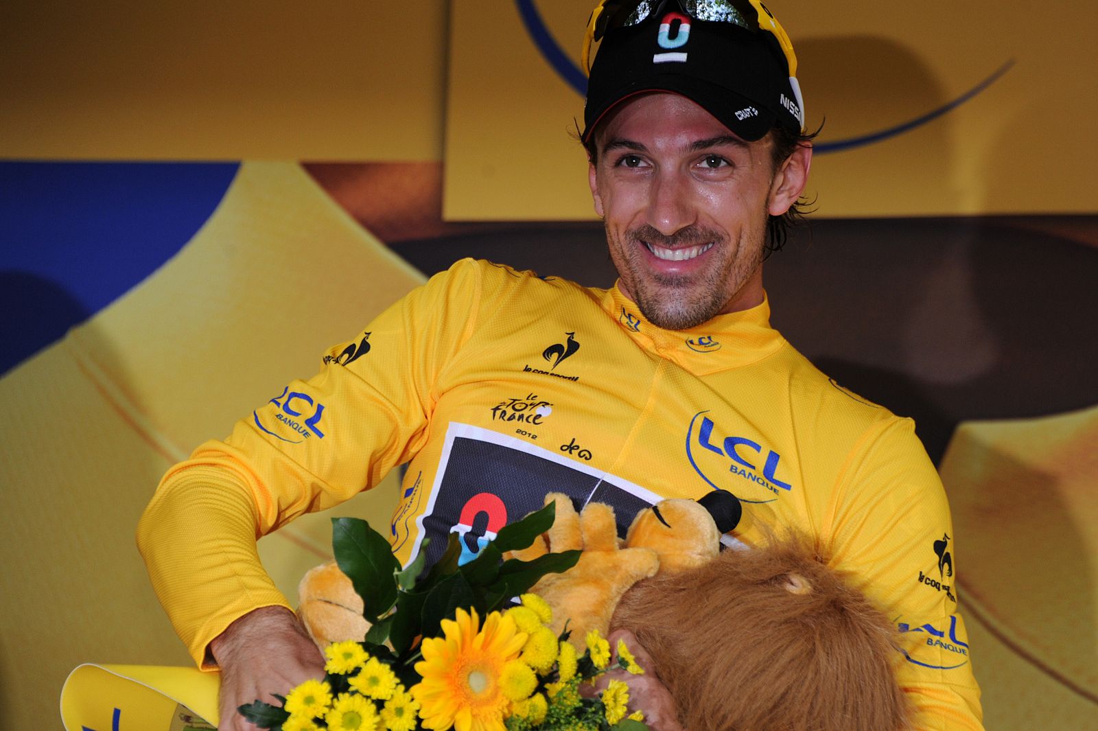 Fabian Cancellara se viste de amarillo.