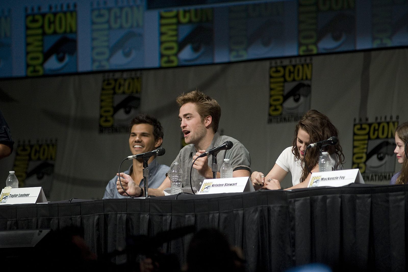 Los actores de Crepúsculo, durante la presentación de la última película de la saga en la Comic-Con de San Diego