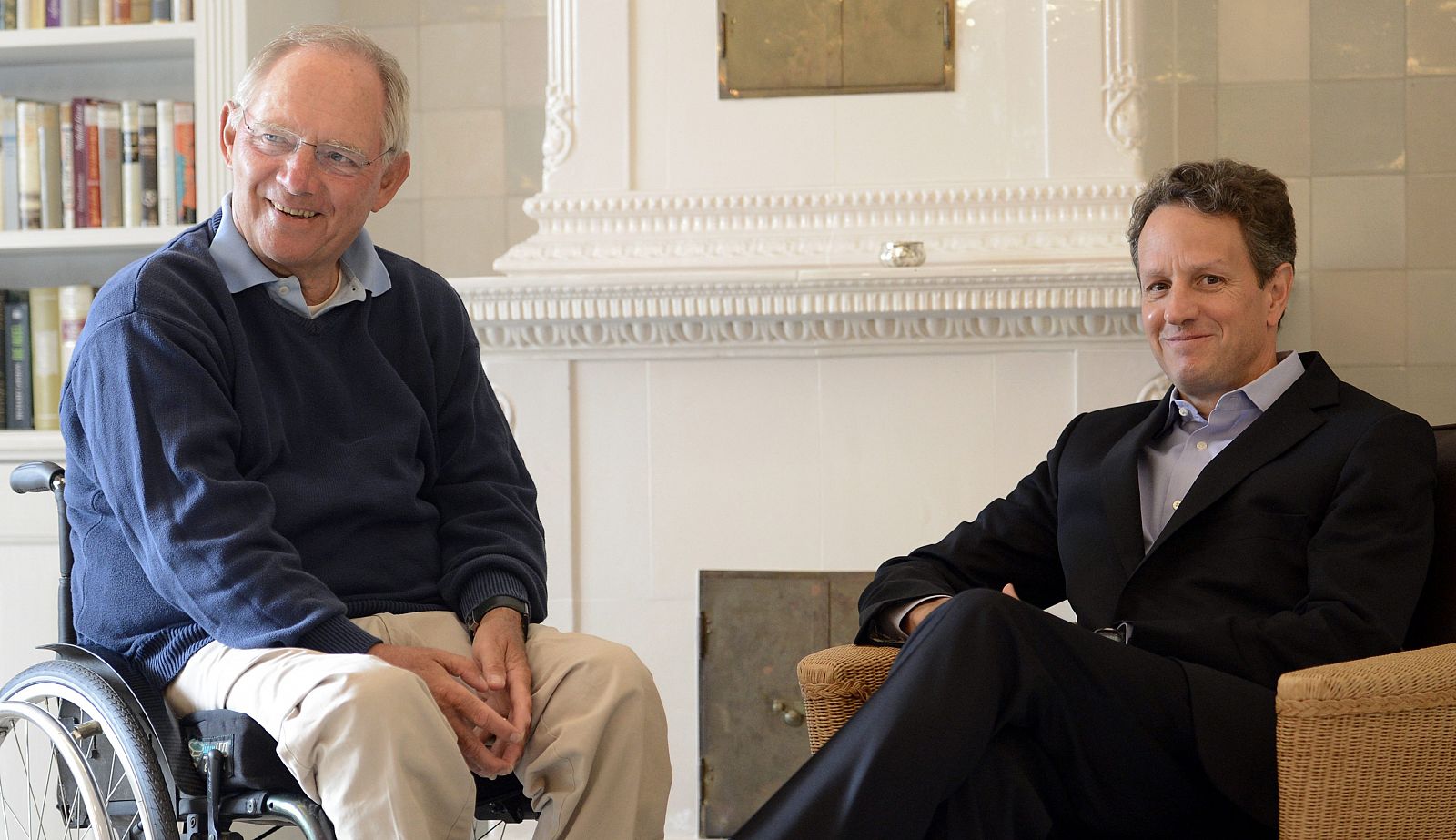 Reunión de los máximos responsables económicos de los gobiernos de Alemania y EE.UU, Wolfgang Schaeuble (izquierda) y Timothy Geithner.