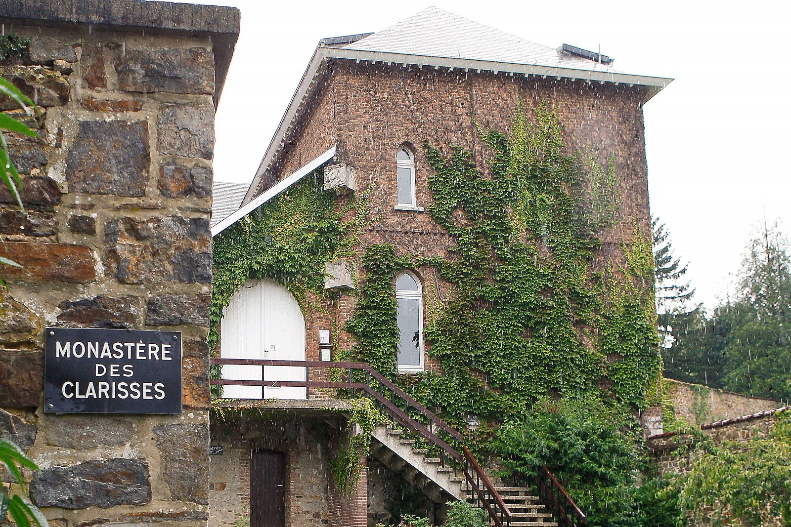 Entrada al convento de las clarisas en Malonne
