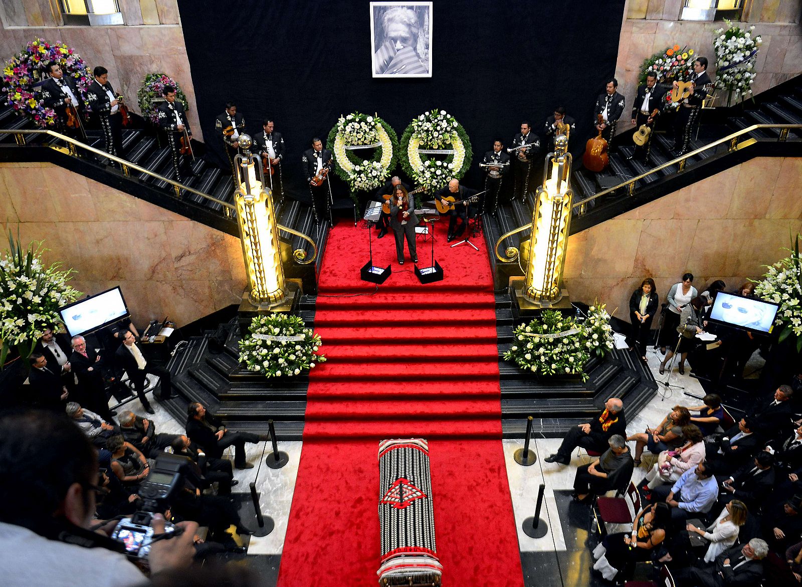 Último adiós a Chavela Vargas en el Palacio de Bellas Artes de México