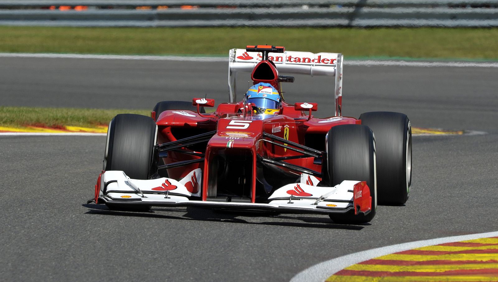Fernando Alonso intentará conseguir la victoria en el Gran Premio de Italia.