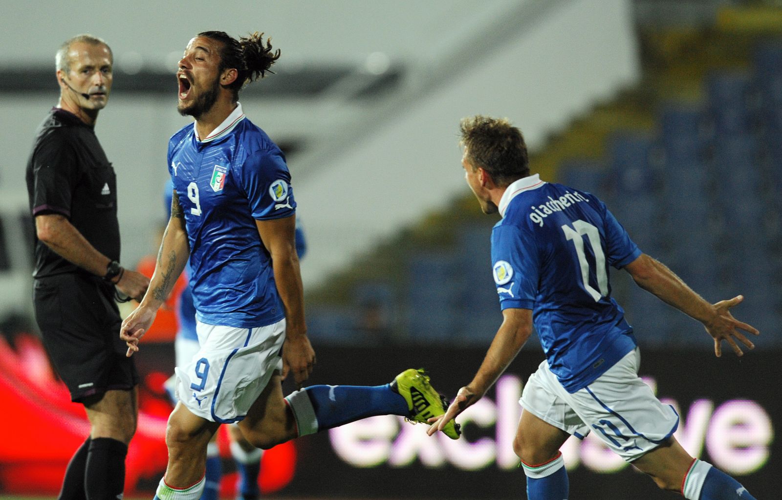 El italiano Pablo Osvaldo celebra su gol ante Bulgaria.