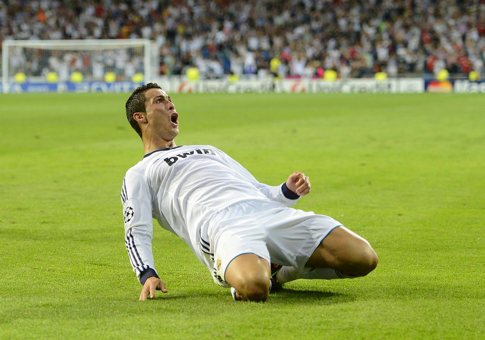 Cristiano Ronaldo celebra un gol con el Real Madrid en la Liga de Campeones.