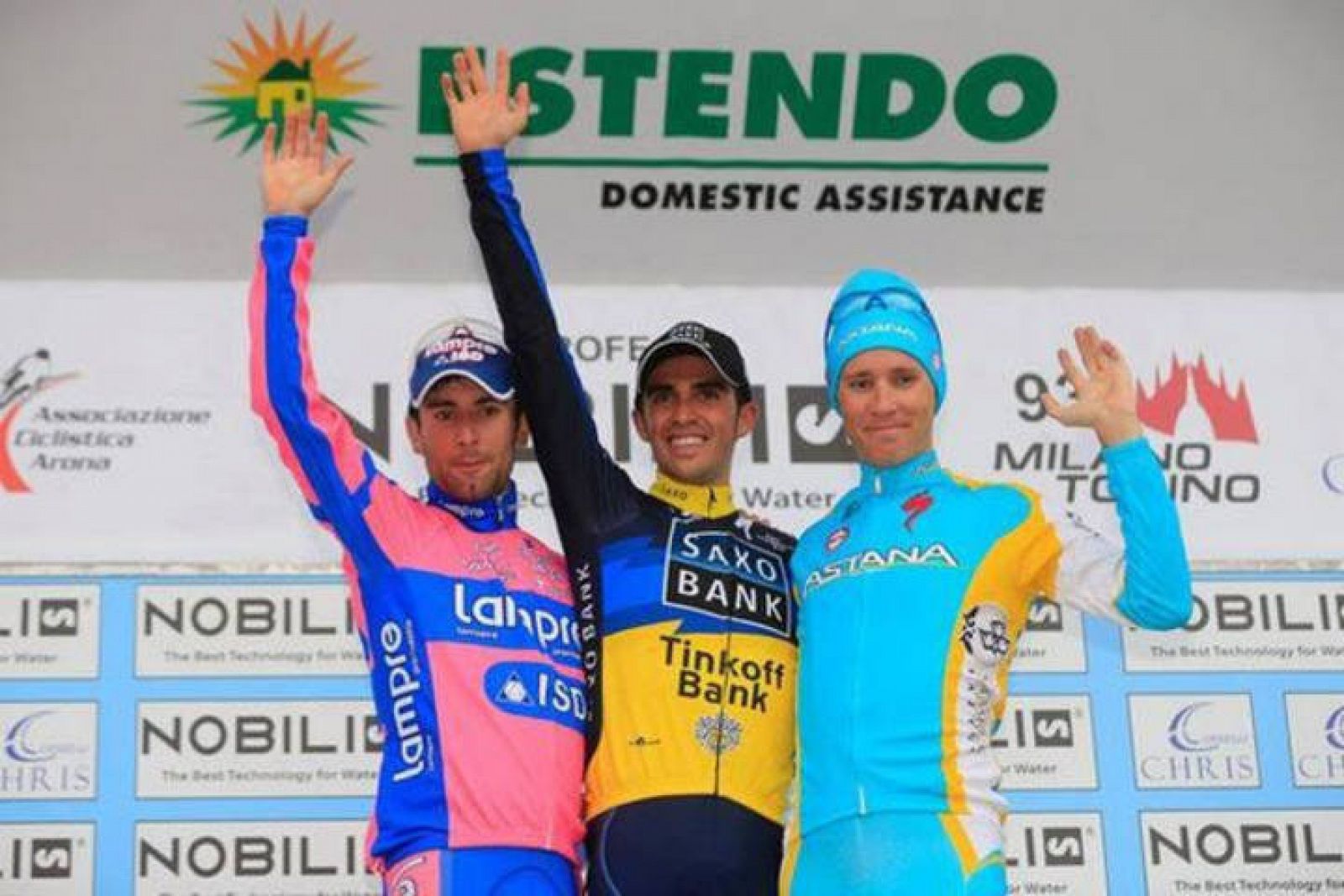 Alberto Contador en el podio de la Milán- Turín