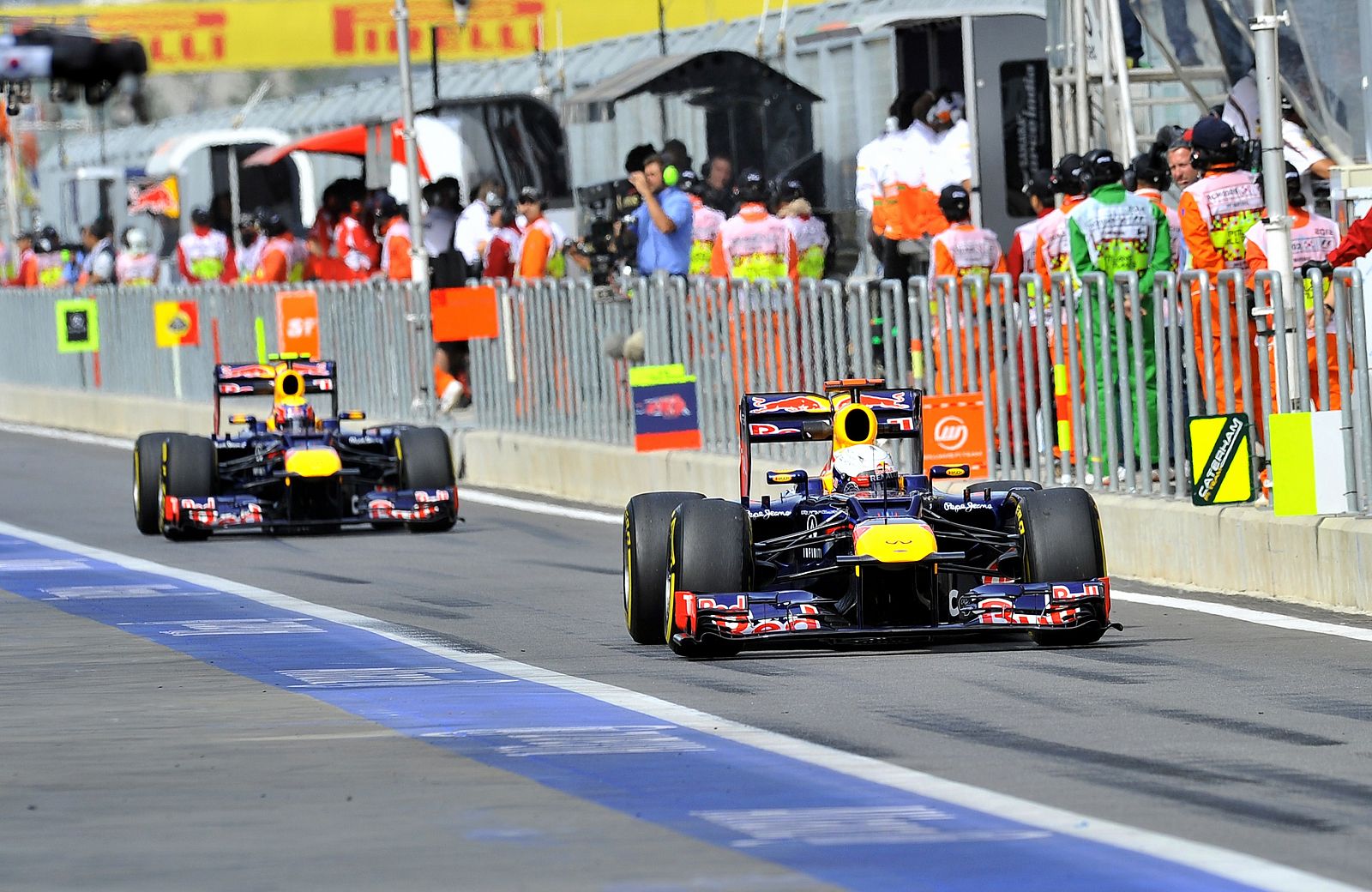 Los pilotos de Red Bull, Vettel y Webber, han dominado los segundos libres en Corea.