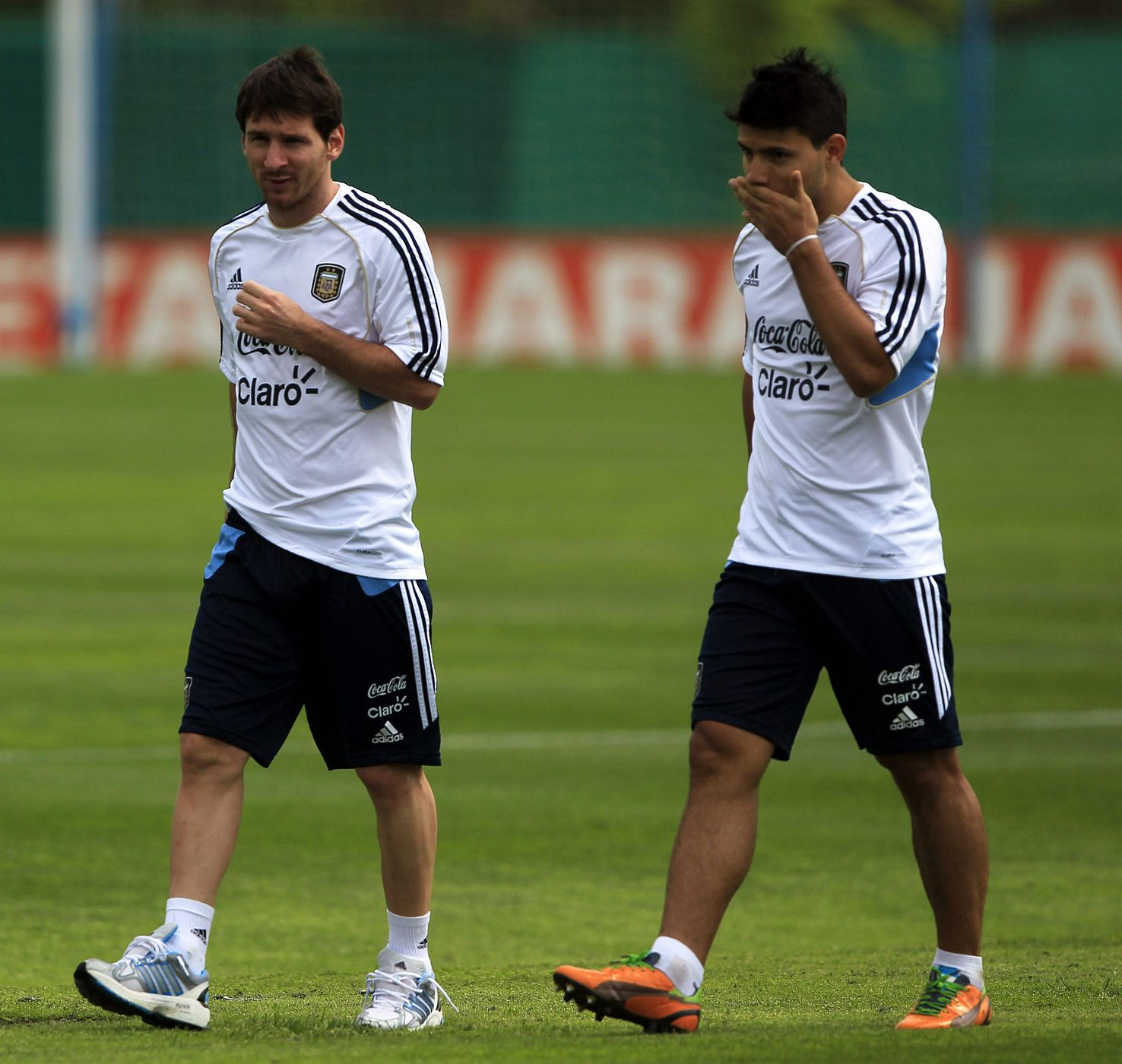 Leo Messi, junto al Kun Agüero, durante un entrenamiento de la selección de Argentina.