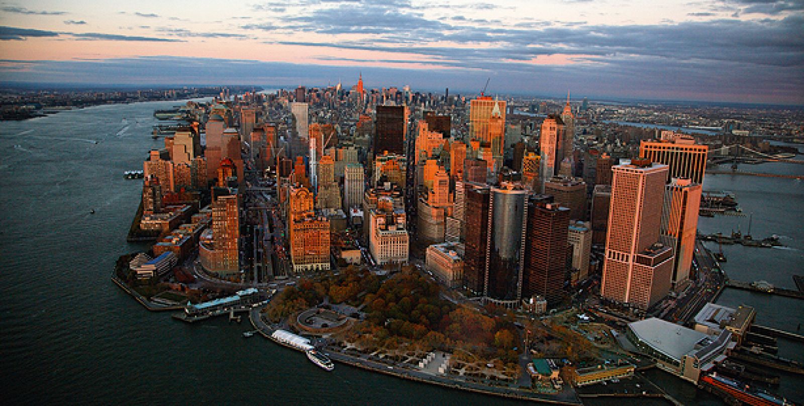 Vista aérea de Manhattan del libro 'Nueva York. Arquitectura desde el cielo', deYann Arthus-Bertrand y John Tauranac