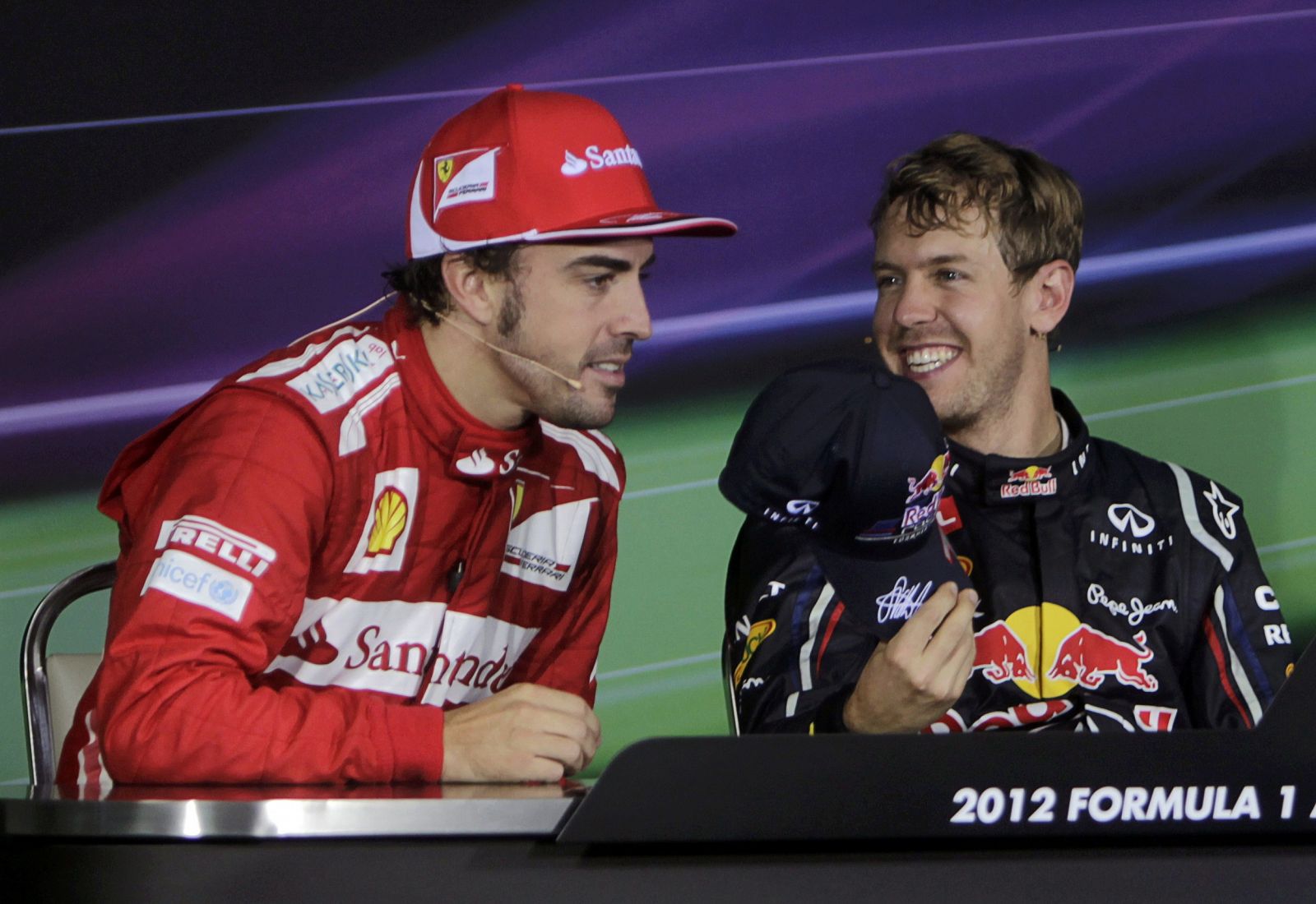 El español Fernando Alonso y el alemán Sebastian Vettel, rivales por el Mundial de F1