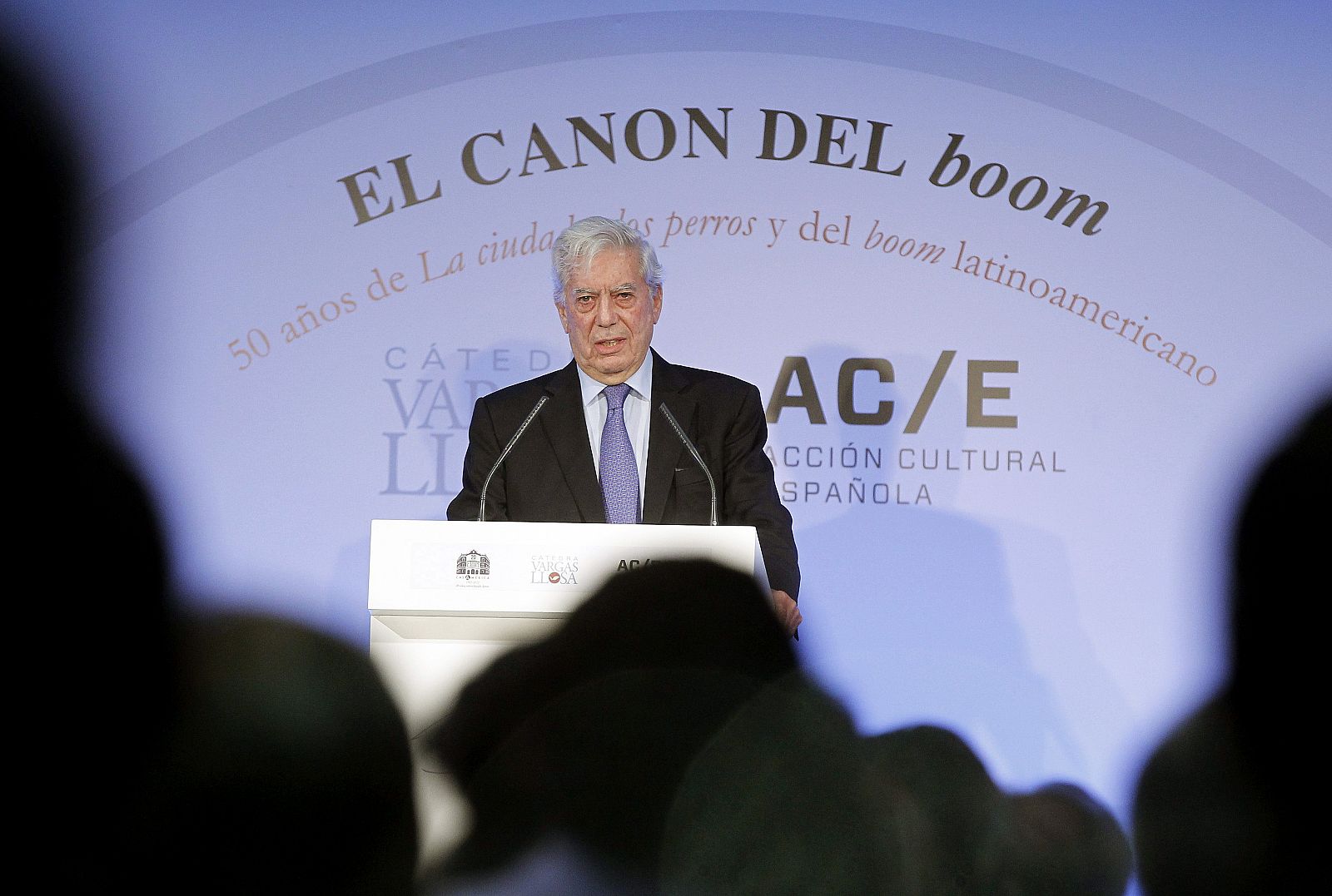 Los príncipes de Asturias y Vargas Llosa inauguran el congreso sobre "El canon del 'boom'"