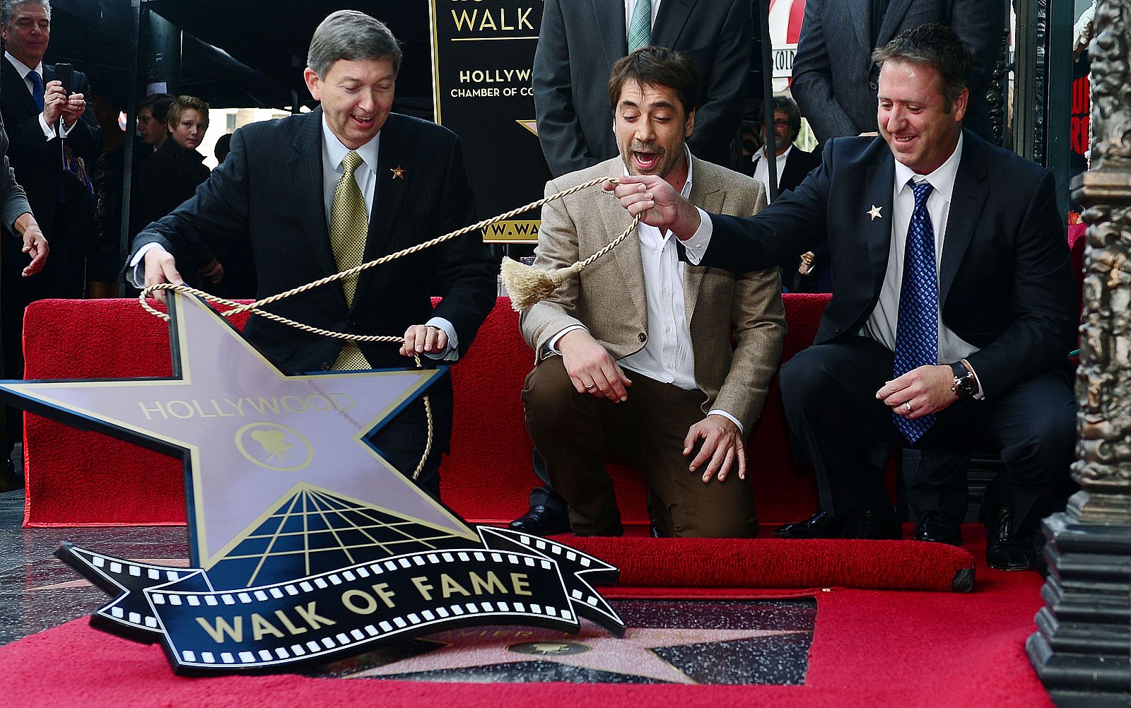 Javier Bardem celebra la instalación de su estrella en el bulevar de Hollywood