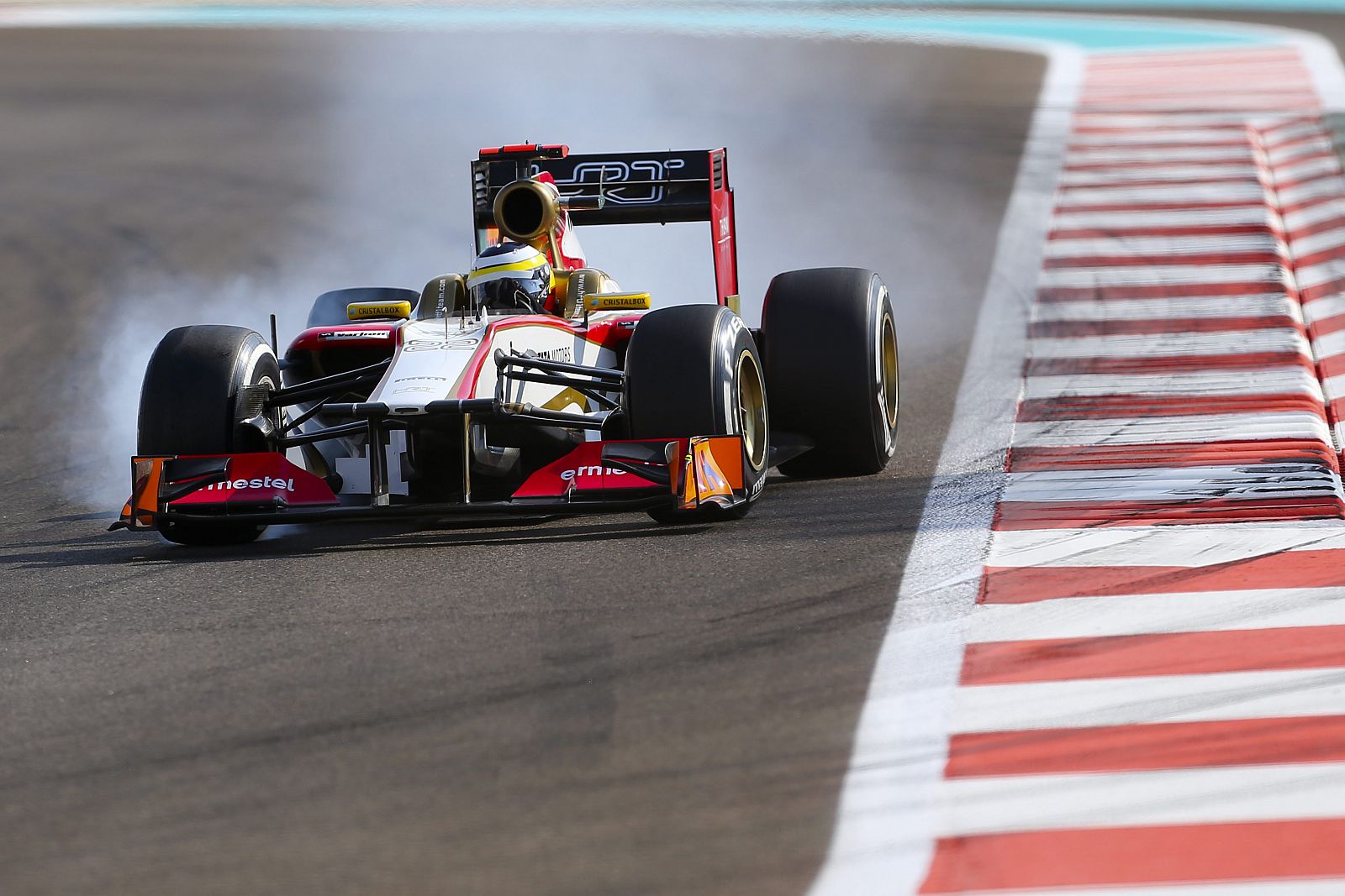 El piloto de HRT, Pedro de la Rosa, durante el pasado GP de Abu Dhabi.