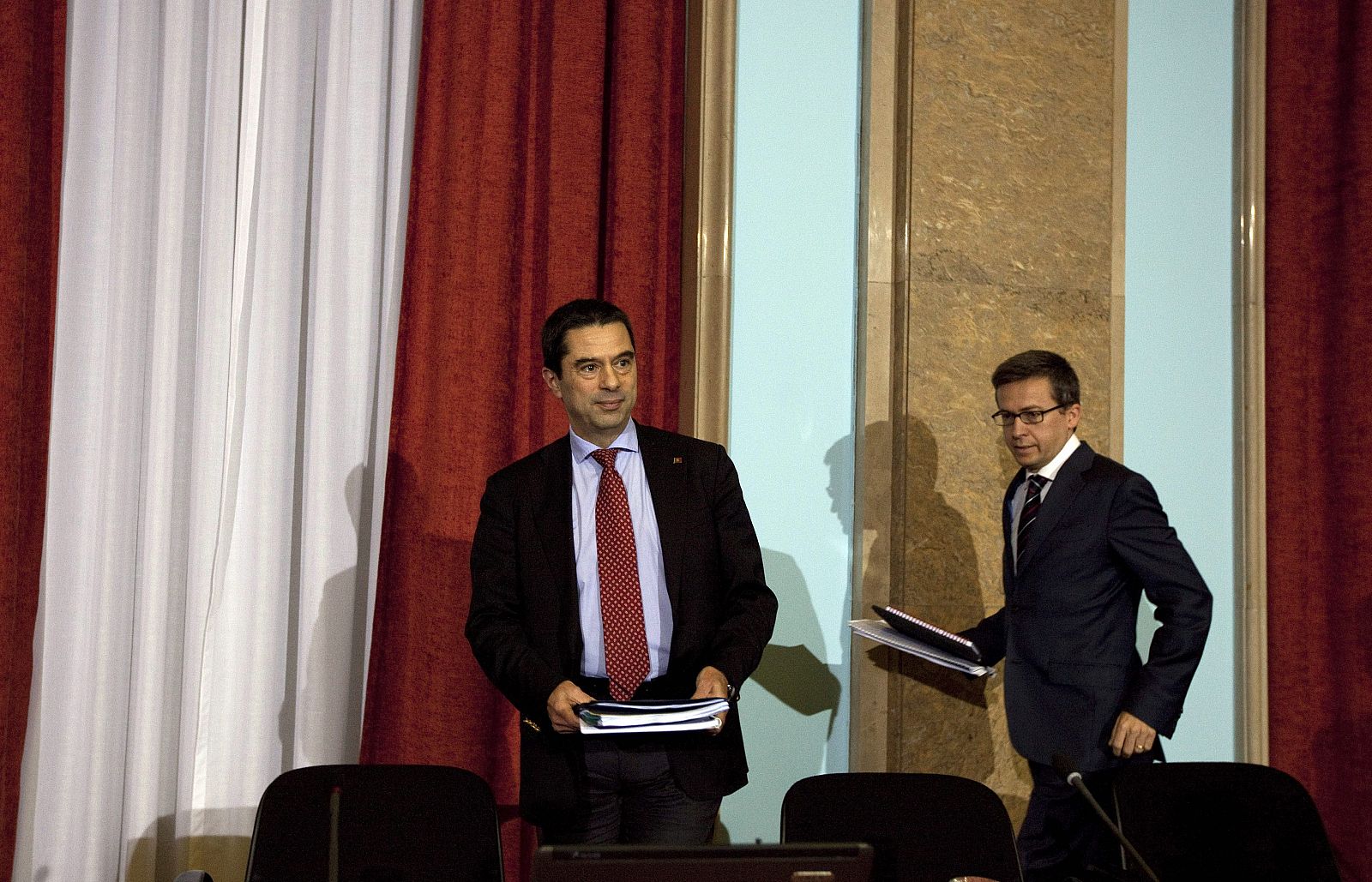 El ministro de Finanzas de Portugal anuncia la concesión del sexto tramo del rescate