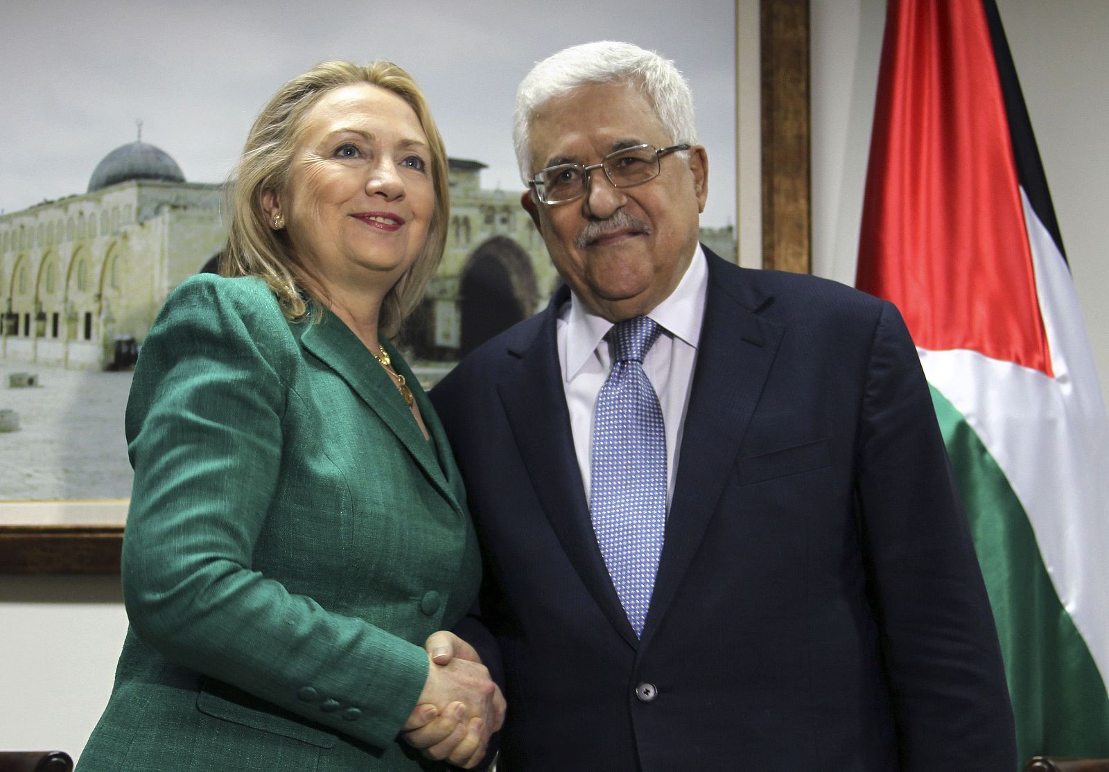 La secretaria de Estado de EE.UU., Hillary Clinton, se reúne con el presidente palestino, Mahmud Abás