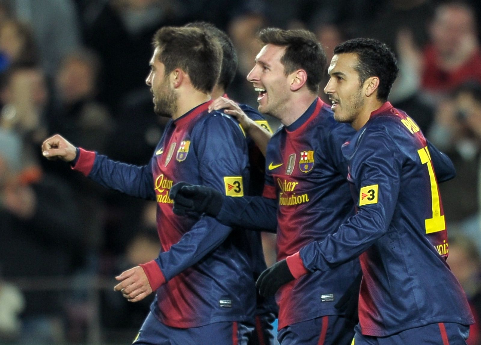 Los jugadores del FC Barcelona celebran uno de sus goles ante el Athletic.