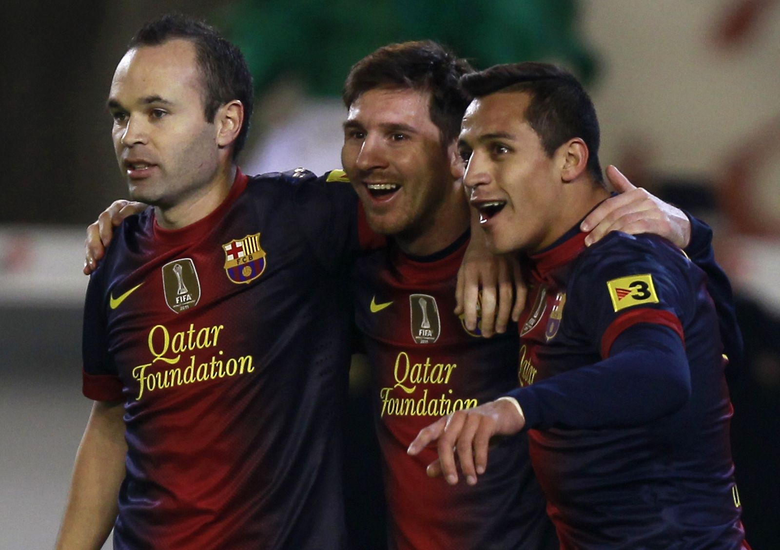 Iniesta, Messi y Alexis celebran un gol en el Betis - Barcelona