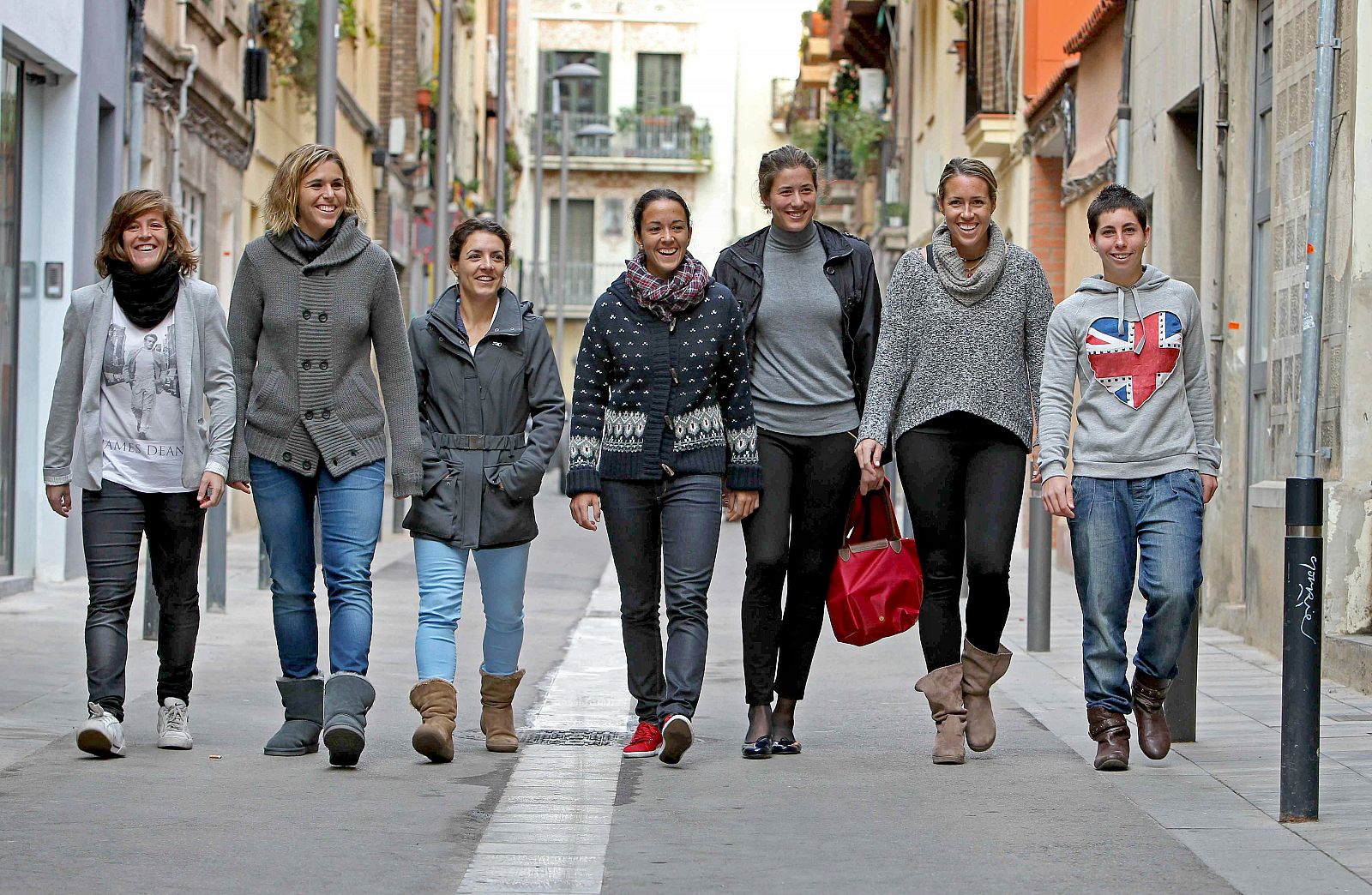 Las tenistas españolas Lourdes Domínguez, Maria José Martínez, Núria Llagostera, Silvia Soler, Garbiñe Muguruza, Laura Pous y Carla Suárez, de izquierda a derecha.