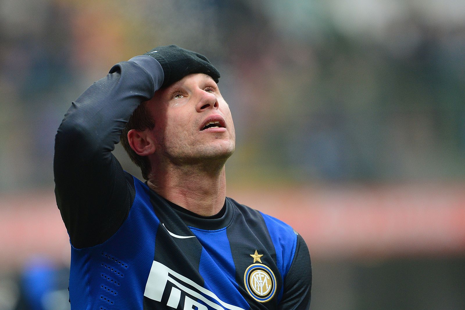 Antonio Cassano, del Inter de Milán, se lamenta en el partido contra el Genoa