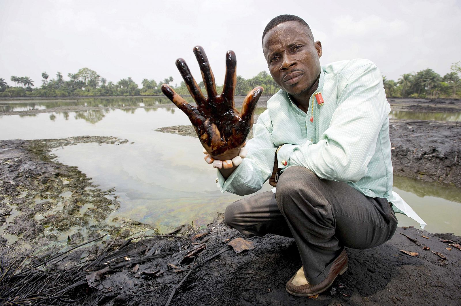 Imagen de archivo de Eric Dooh, uno de los agricultores de Nigeria que ha denunciado a Shell por los vertidos de petróleo