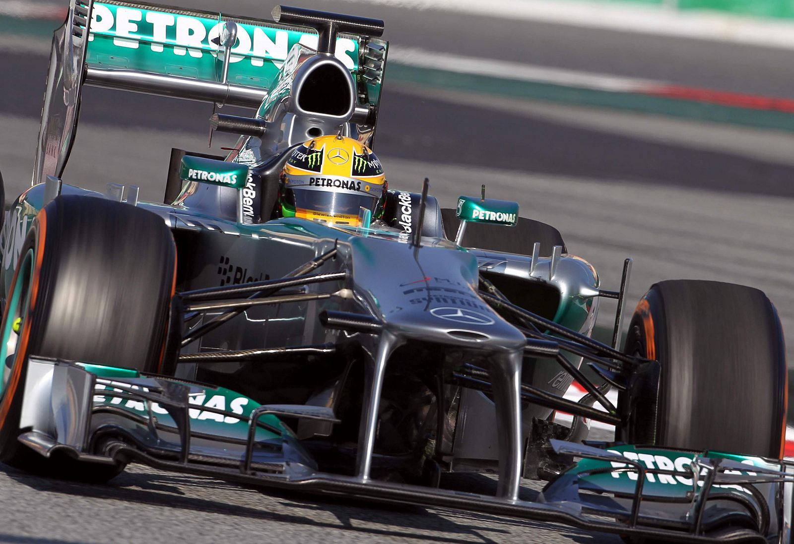 El piloto británico de la escudería Mercedes GP  Lewis Hamilton