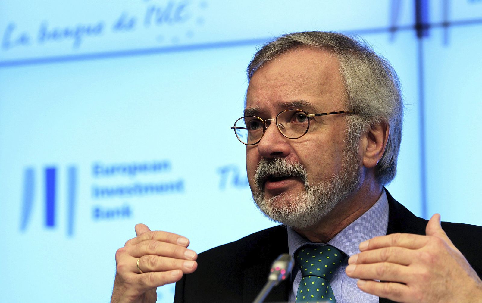 El presidente del Banco europeo de Inversiones (BEI), Werner Hoyer, presenta el balance de 2012