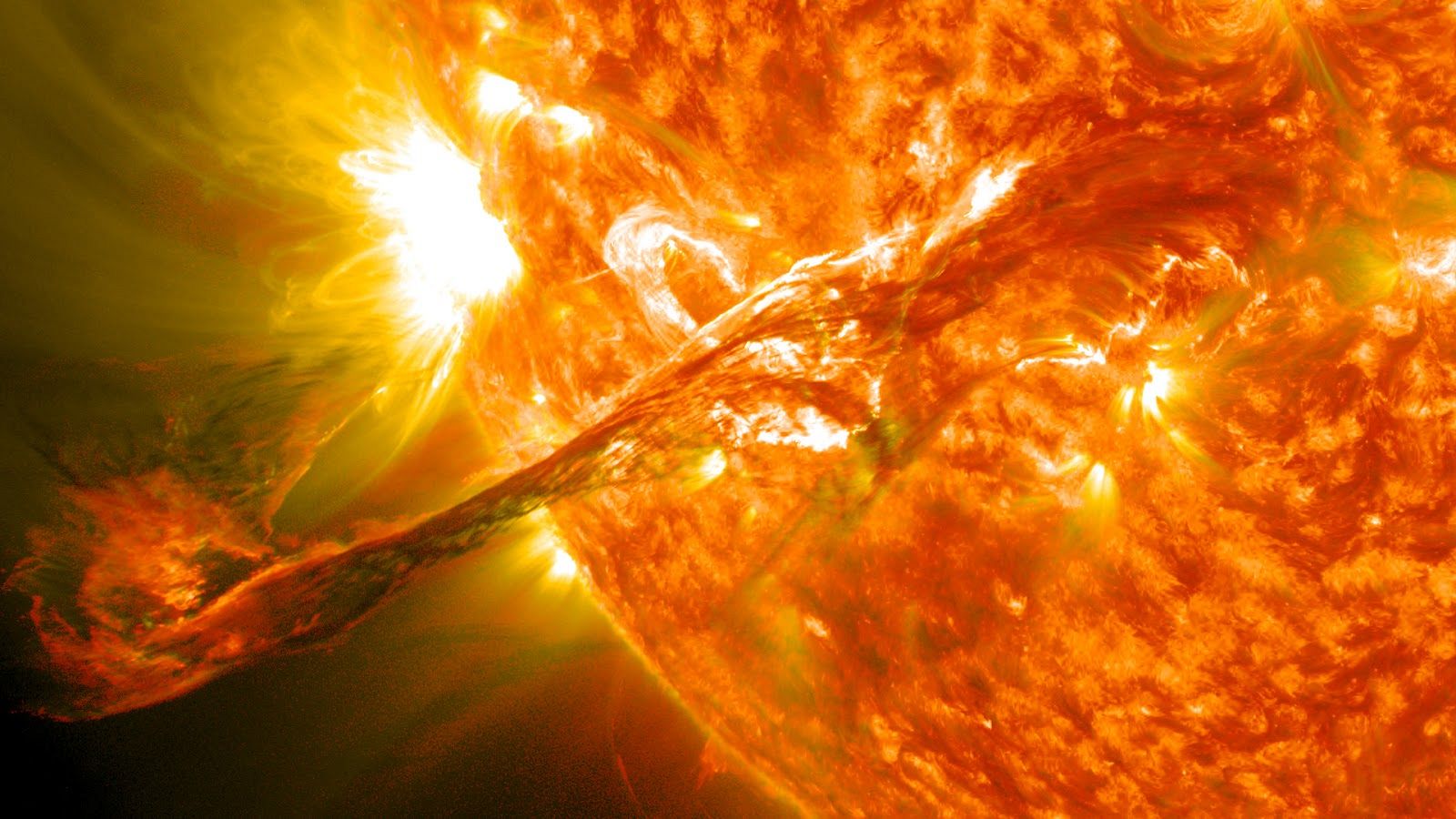 Llamarada solar captada por el Observatorio Solar Dynamics de la NASA