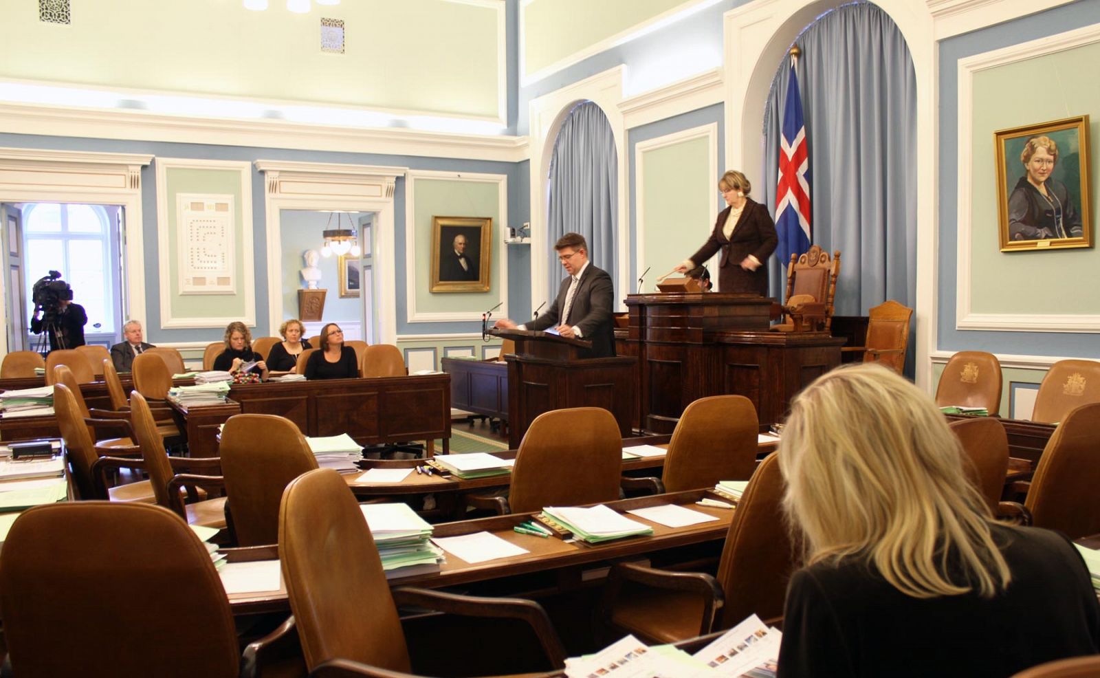 El Parlamento debatiendo sobre el borrador de la Constitución islandesa.