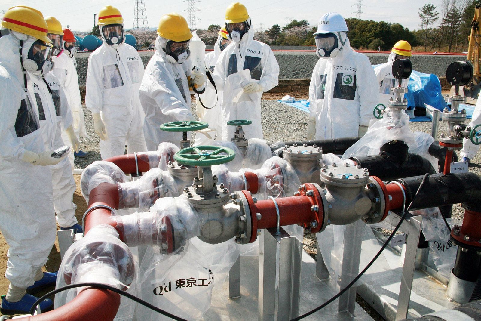 La Autoridad de Regulación Nuclear inspeccionaba la filtración de agua radiactiva en Fukushima el 13 de abril