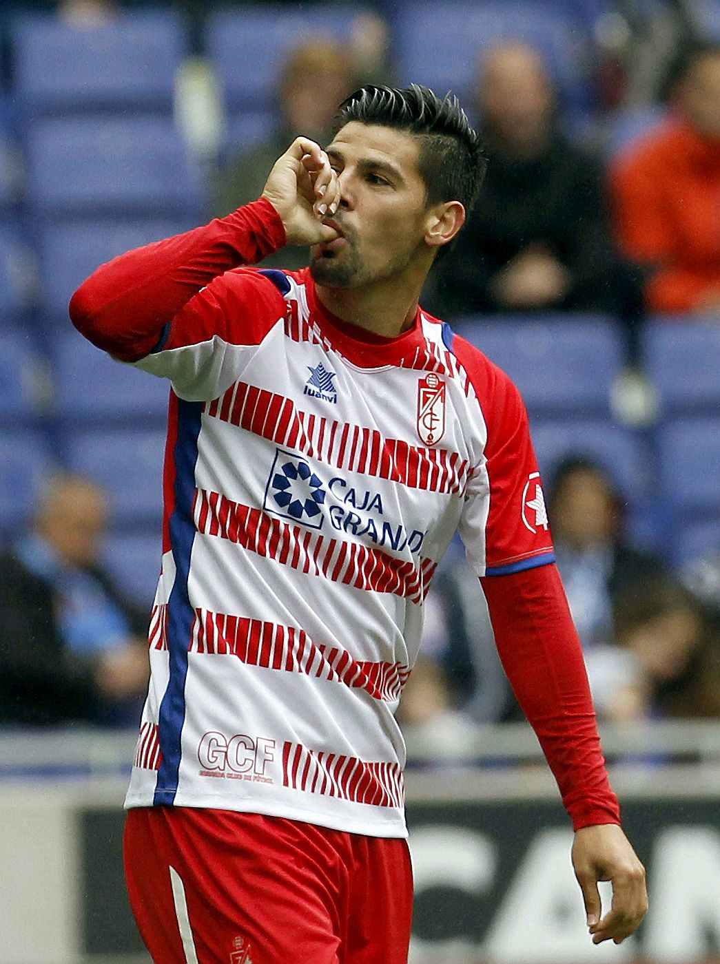 El jugador del Granada Nolito celebra el gol marcado al Espanyol.