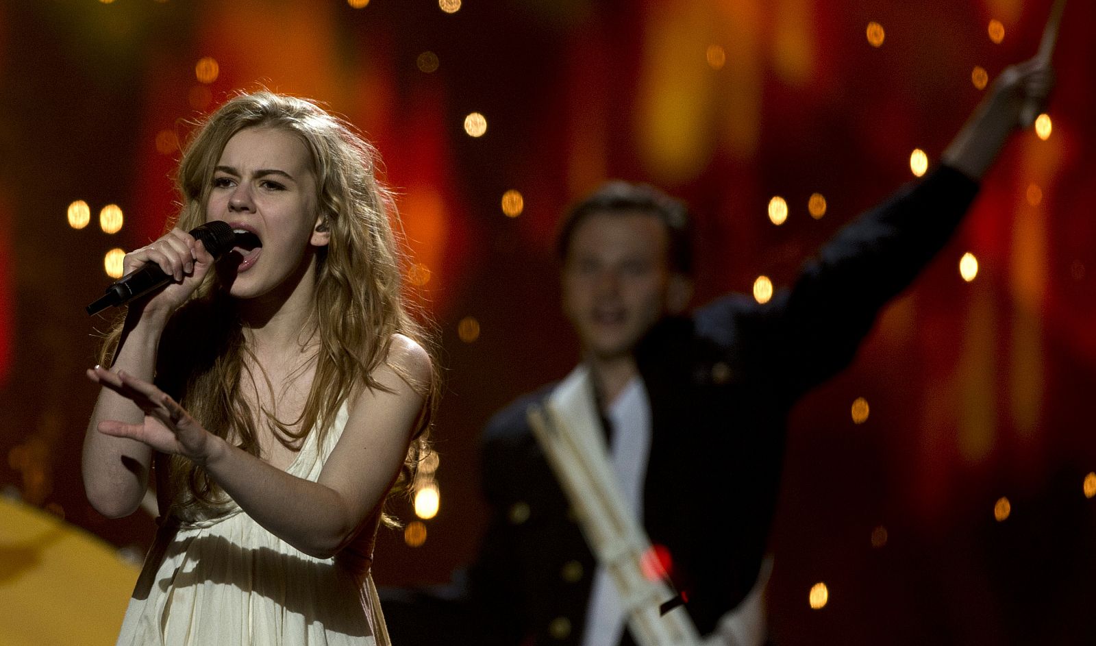 Emmelie de Forest en uno de los ensayos de la gran final de Eurovisión 2013