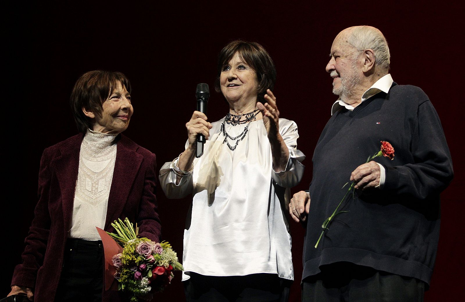 La actriz Julieta Serrano tras recibir el premio a "Toda una vida" que otorga la Unión de Actores y Actrices