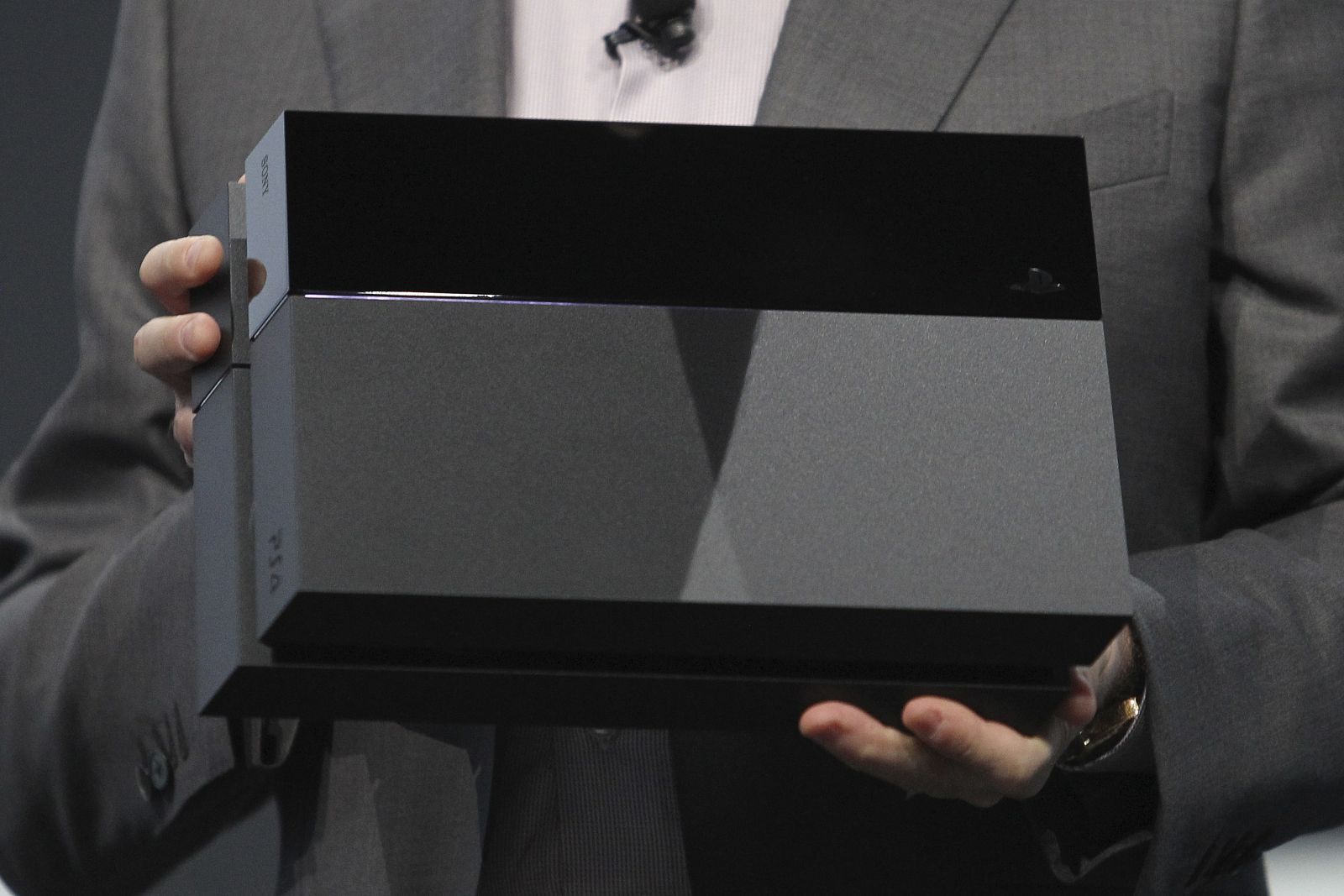 La consola PlayStation 4 en la presentación en Los Ángeles