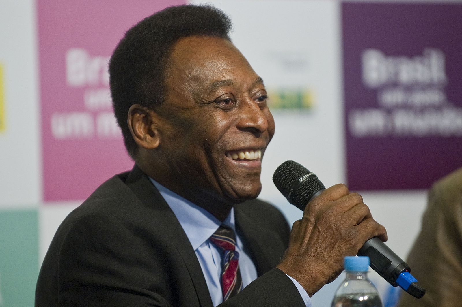 Pelé, en rueda de prensa