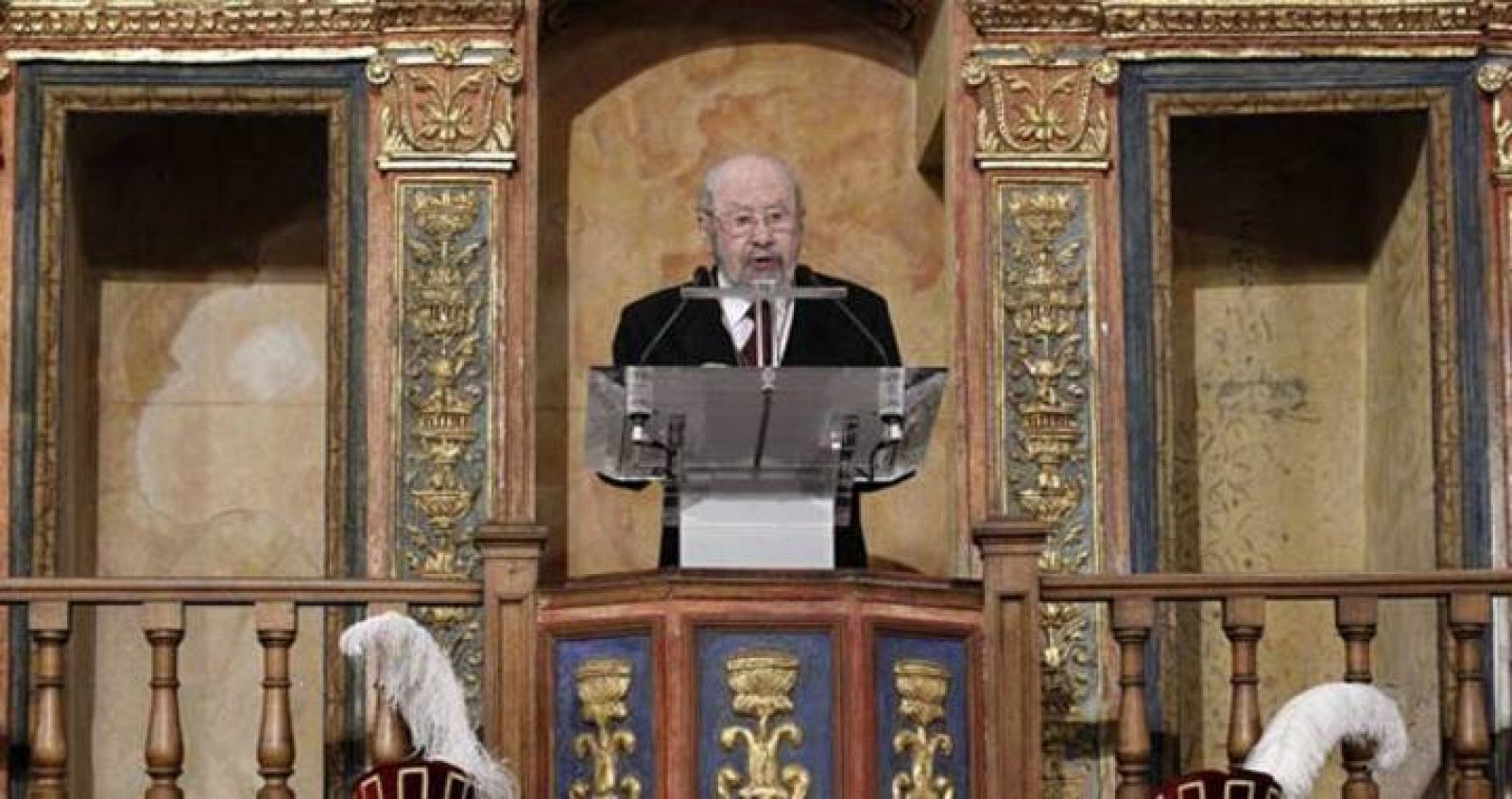 Bonald en el momento en que pronunciaba su discurso tras recibir el premio Cervantes el pasado 23 de abril