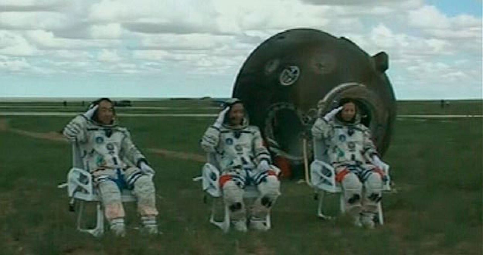 Los tripulantes de la quinta misión espacial china
