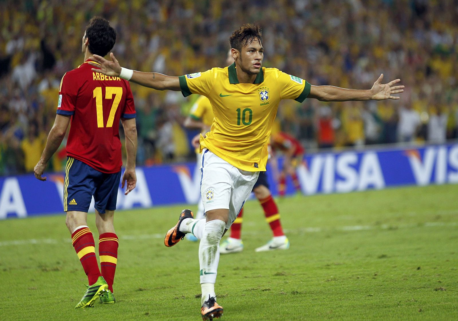 Neymar celebra su gol, el segundo de Brasil ante España.