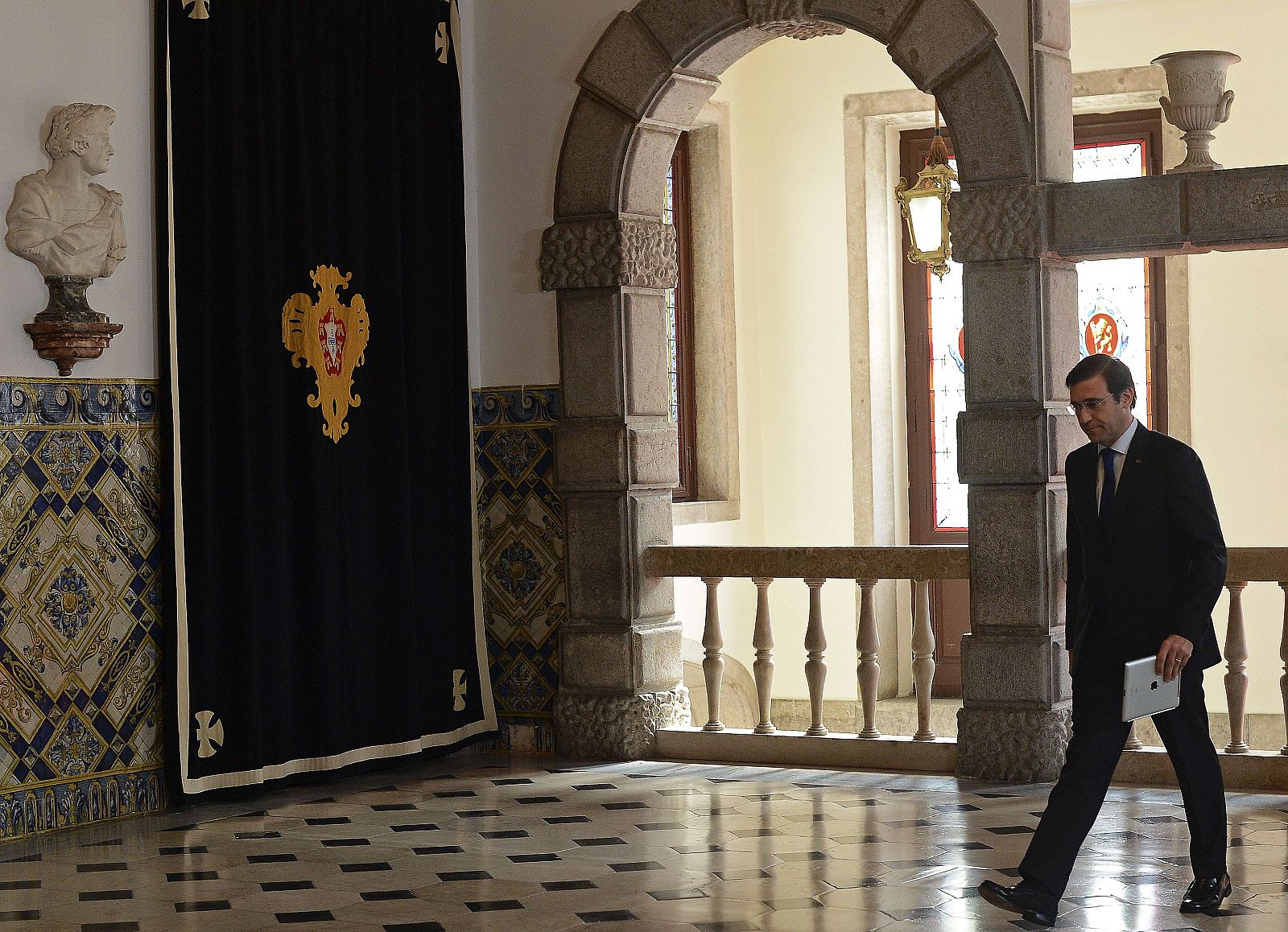 El primer ministro de Portugal Pedro Passos Coelho llega al palacio presidencial de Belem