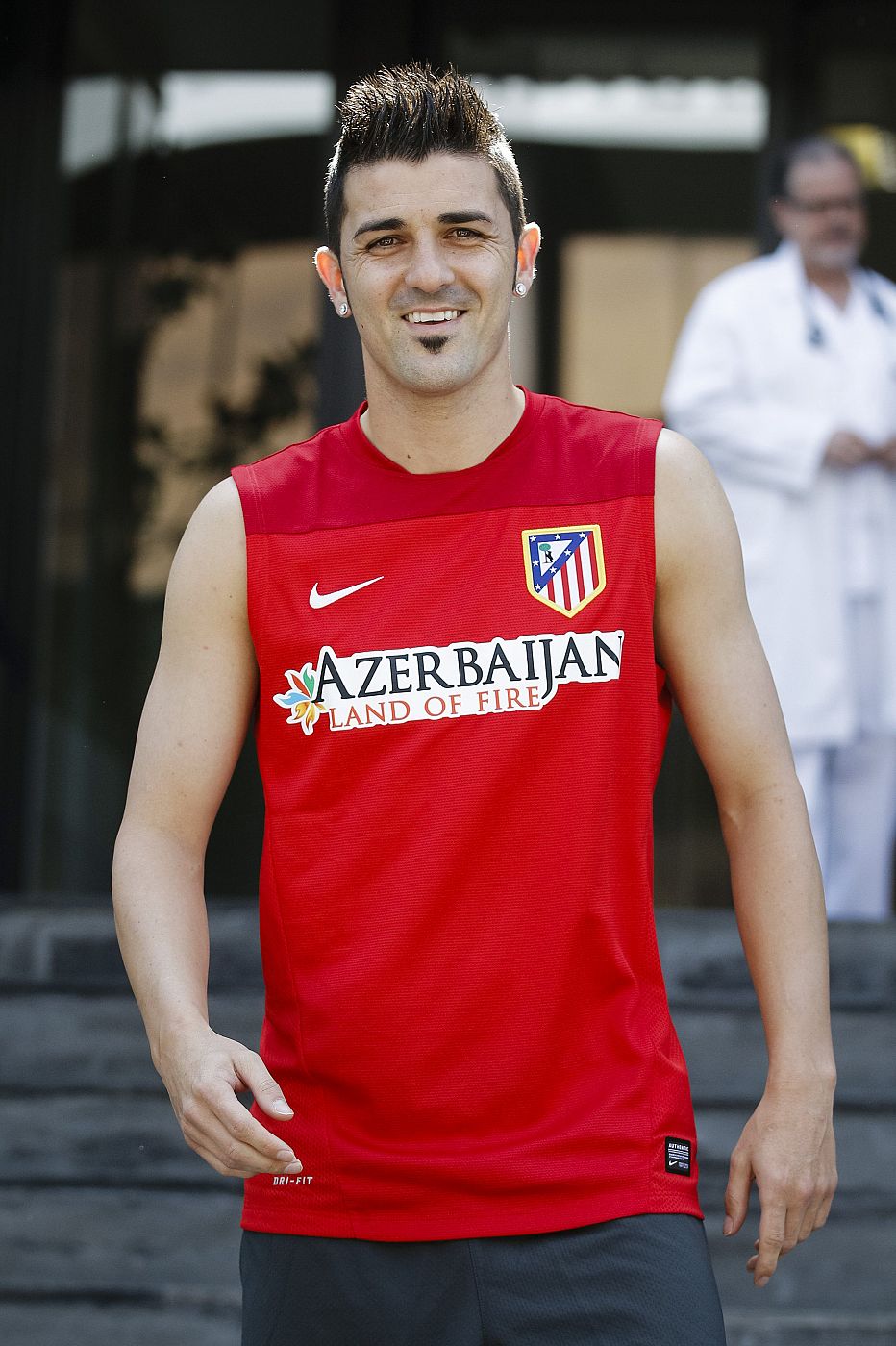 David Villa, a la salida del reconocimiento médico en el Atlético de Madrid