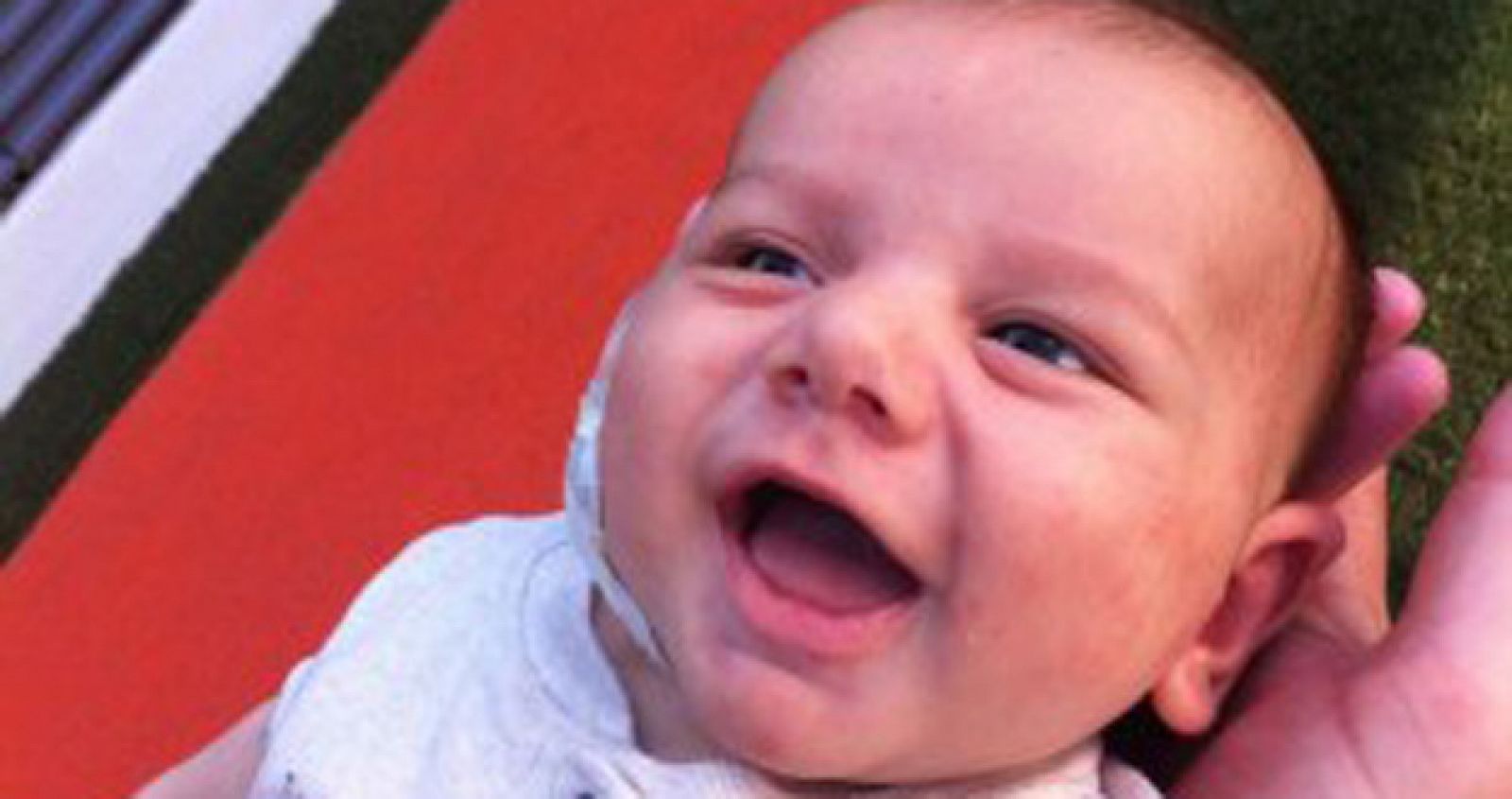 Mateo, el bebé enfermo de leucemia, en una fotografía de archivo.