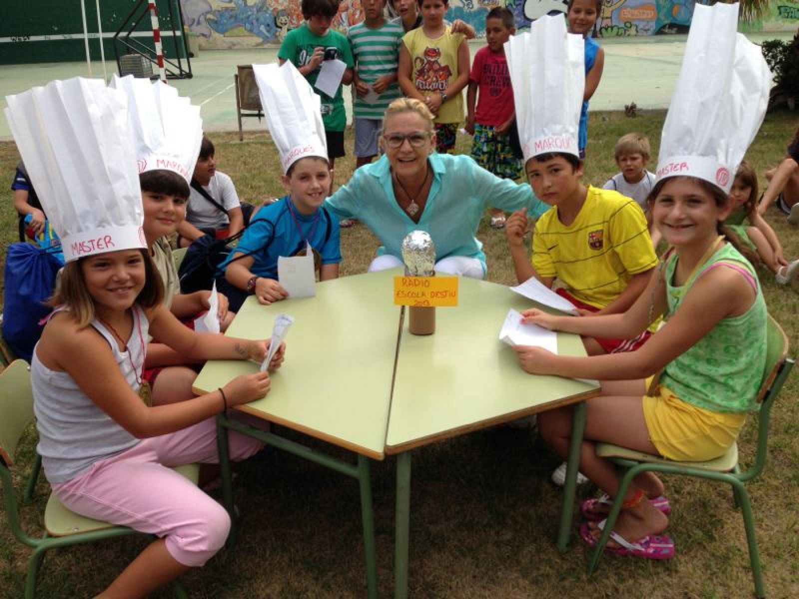 Maribel visita campamentos de verano de niños