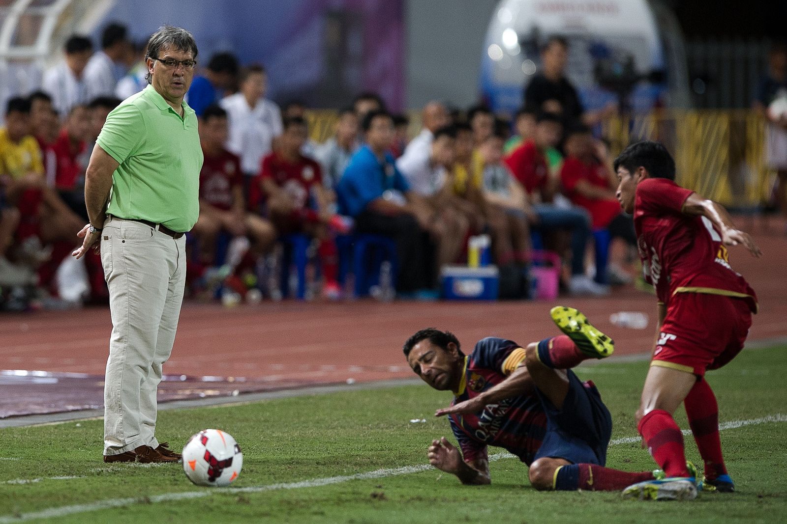 El entrenador del FC Barcelona, Gerardo Martino, en un momento del partido en Tailandia