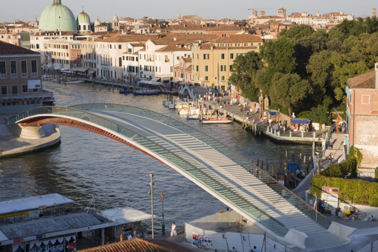 El  'Puente de la Constitución' de Venecia diseñado por Santiago Calatrava
